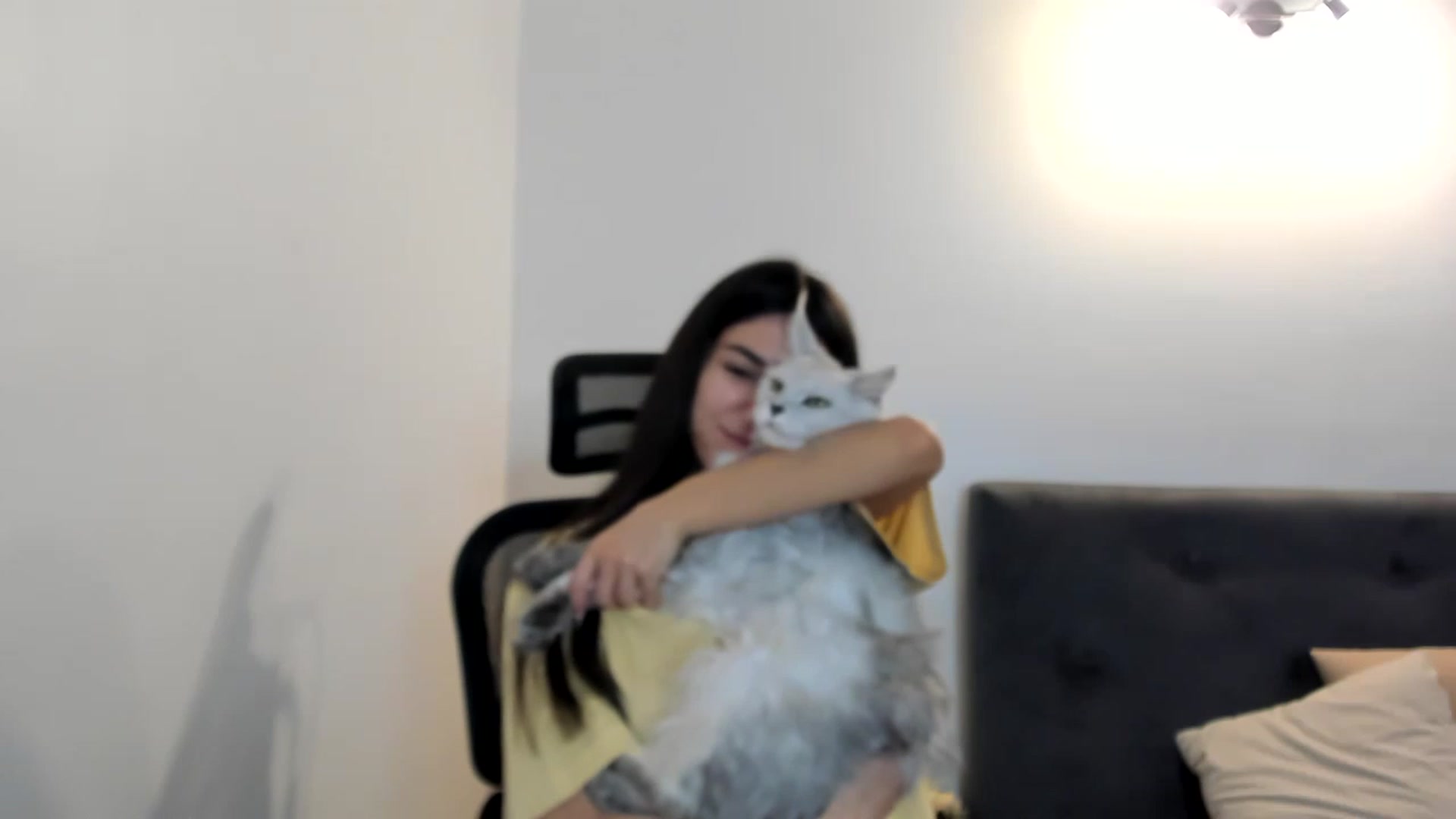 Gallery image thumbnail from Bee_Bee's myfreecams stream on, 12/18/2022, 21:45 image 5 of 20