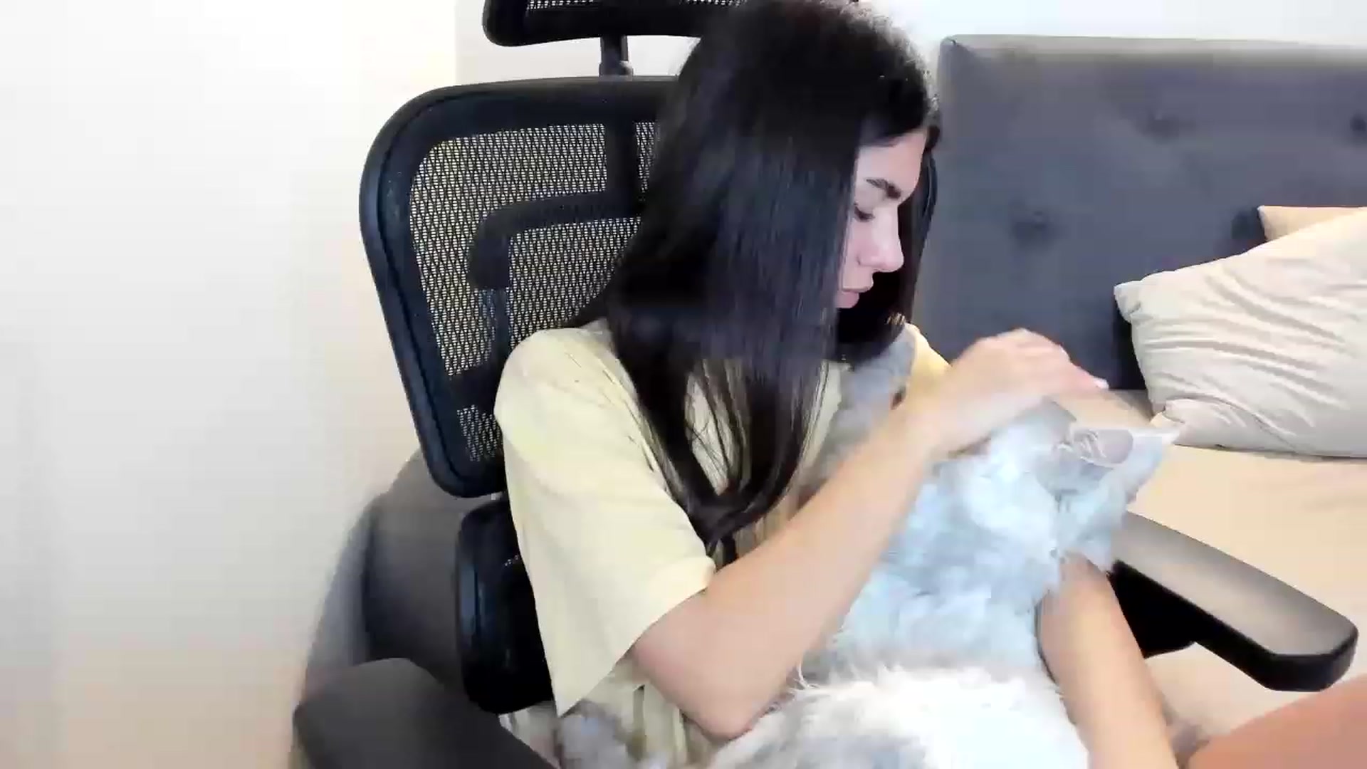 Gallery image thumbnail from Bee_Bee's myfreecams stream on, 12/18/2022, 21:45 image 1 of 20