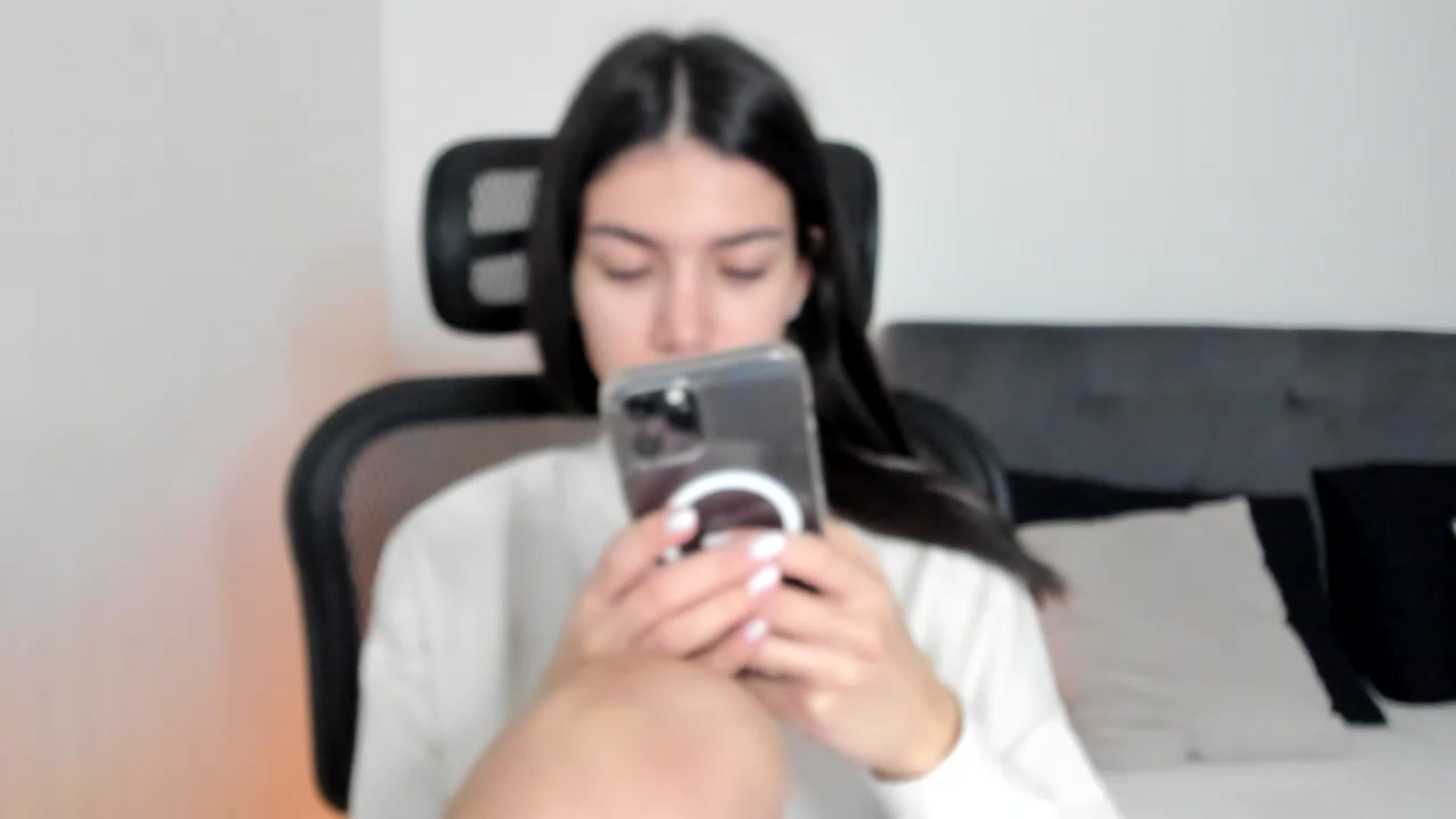 Gallery image thumbnail from Bee_Bee's myfreecams stream on, 12/21/2022, 20:12 image 1 of 20