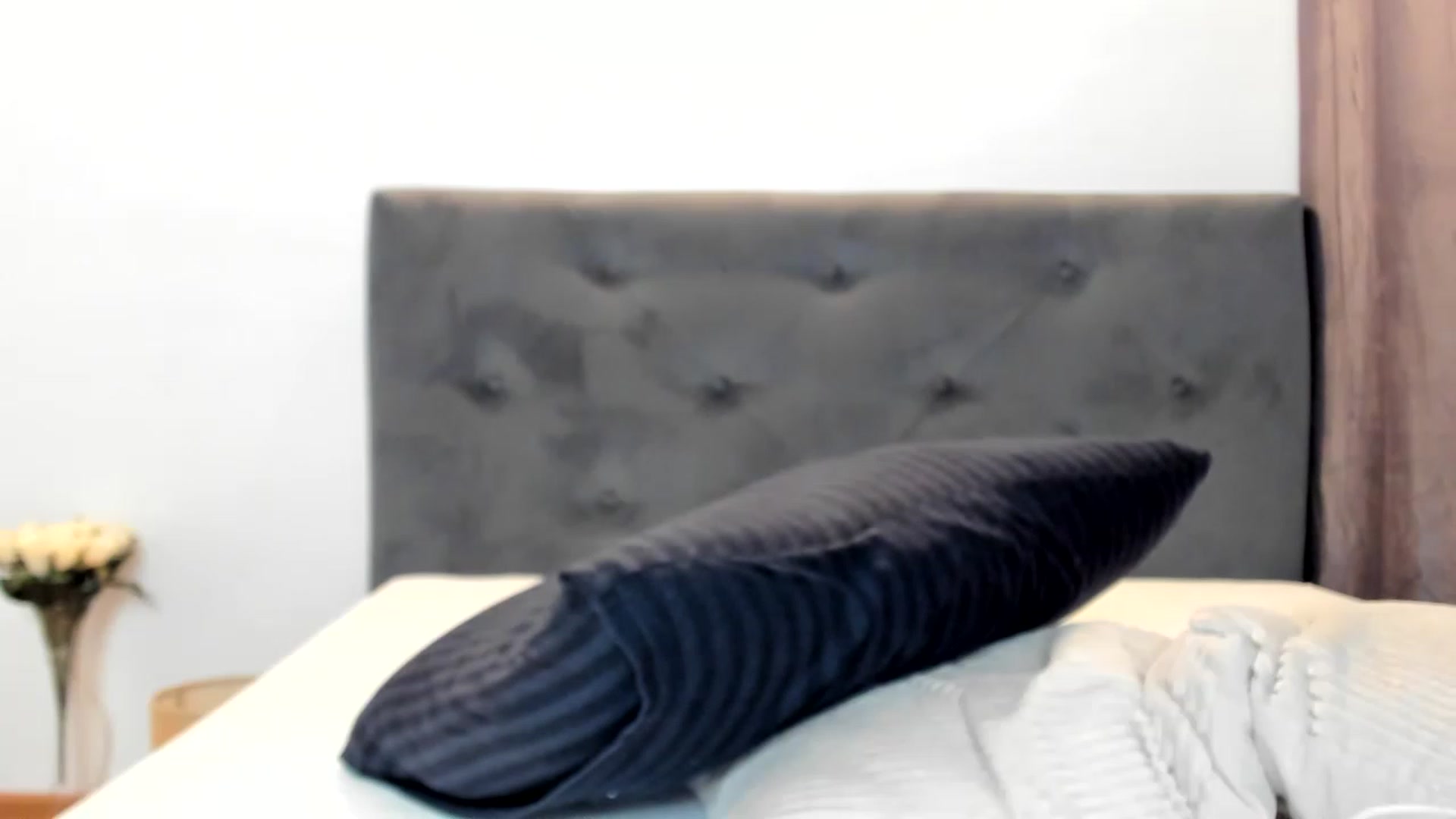 Gallery image thumbnail from Bee_Bee's myfreecams stream on, 12/25/2022, 20:50 image 19 of 20