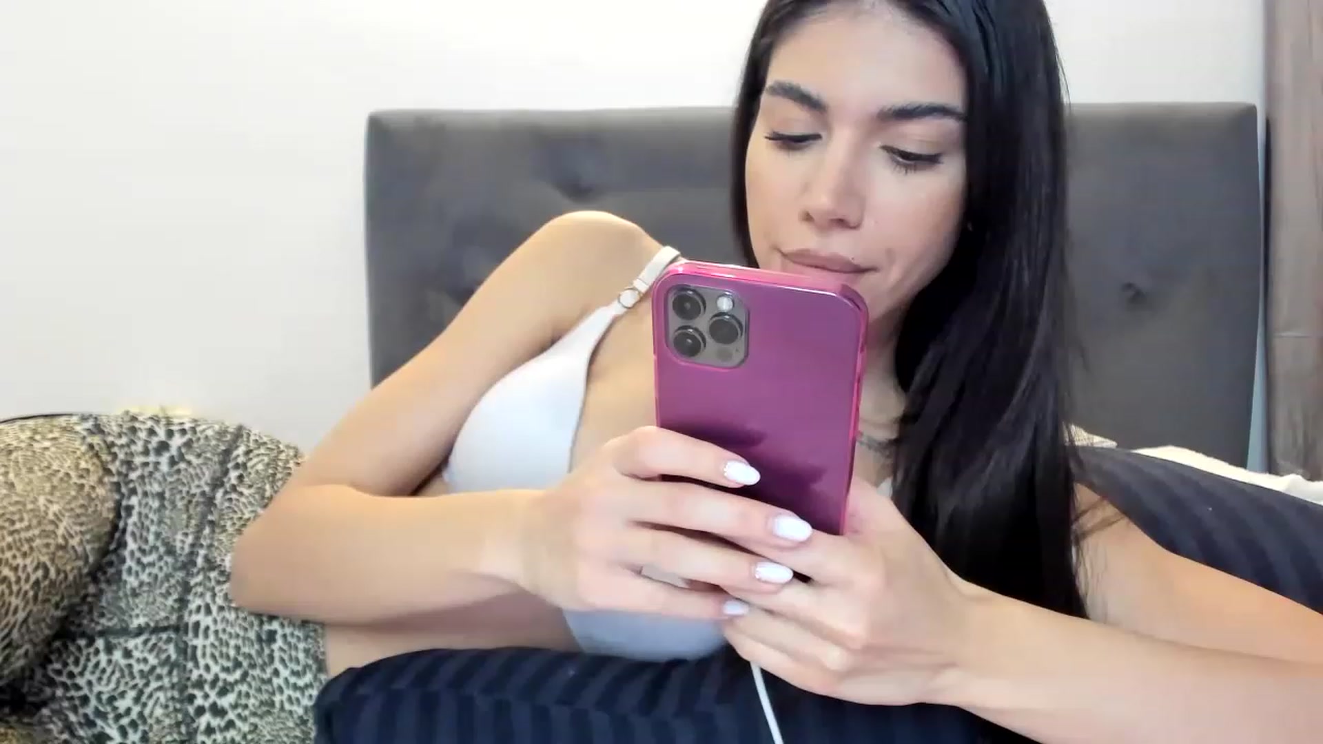 Gallery image thumbnail from Bee_Bee's myfreecams stream on, 12/30/2022, 21:19 image 19 of 20