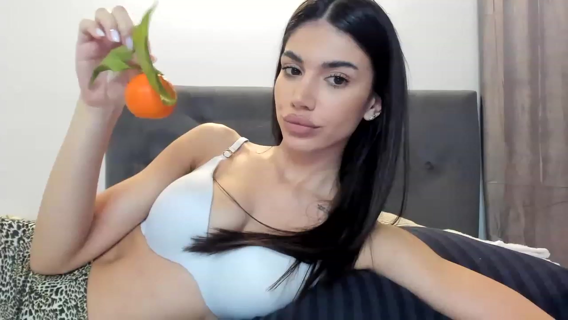 Gallery image thumbnail from Bee_Bee's myfreecams stream on, 12/30/2022, 21:19 image 17 of 20