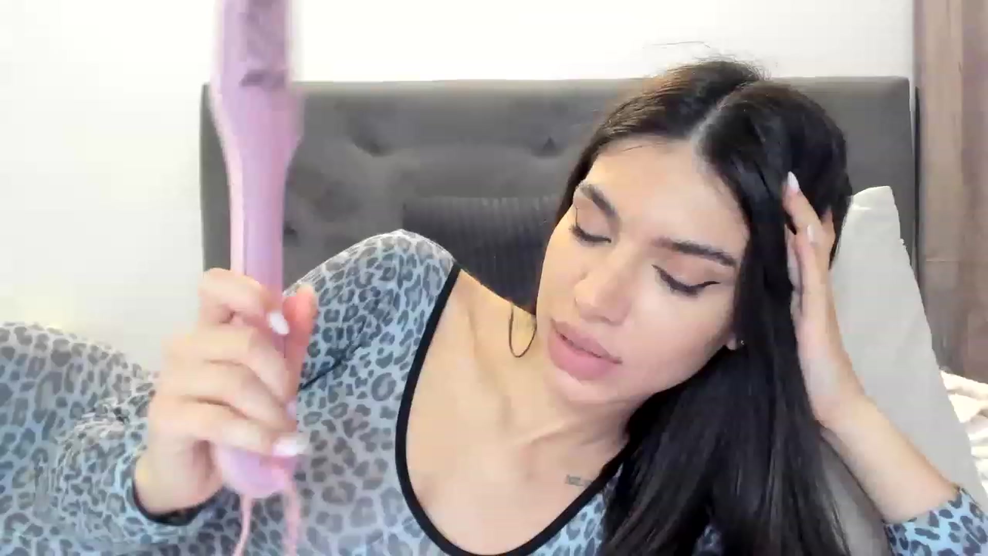 Gallery image thumbnail from Bee_Bee's myfreecams stream on, 01/01/2023, 22:38 image 14 of 20