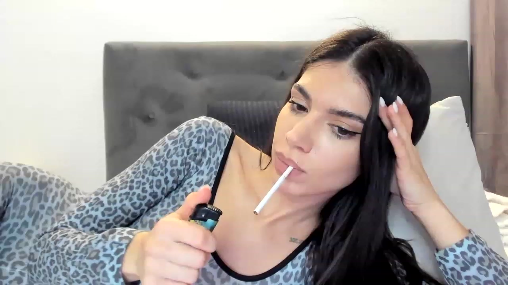 Gallery image thumbnail from Bee_Bee's myfreecams stream on, 01/01/2023, 22:38 image 12 of 20