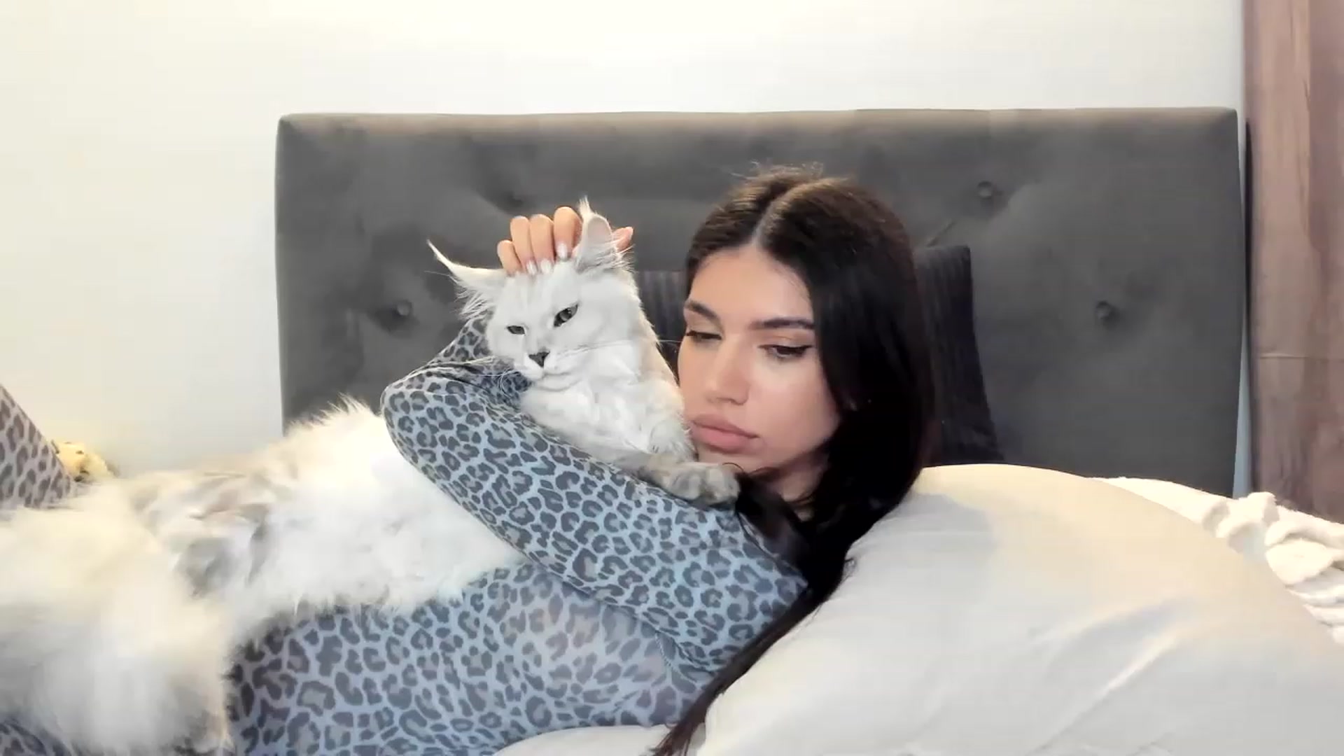Gallery image thumbnail from Bee_Bee's myfreecams stream on, 01/01/2023, 22:38 image 18 of 20