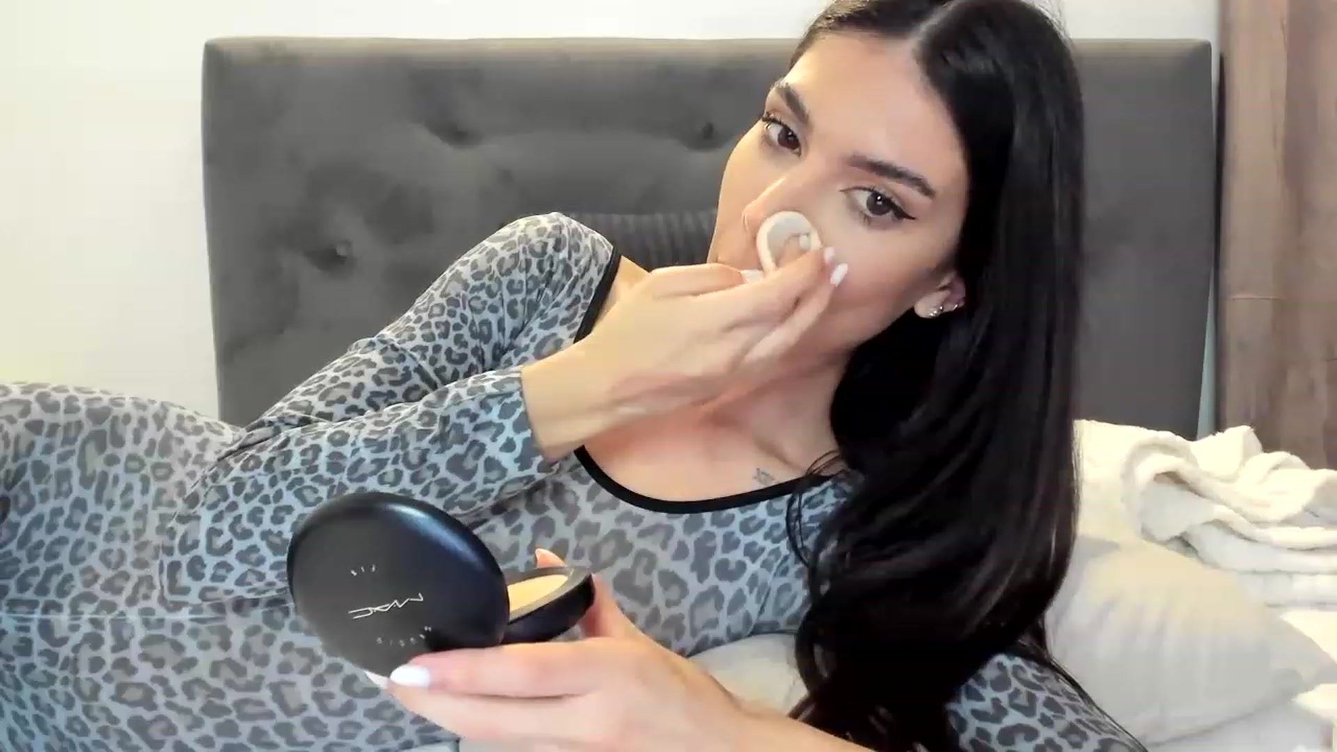 Gallery image thumbnail from Bee_Bee's myfreecams stream on, 01/02/2023, 24:02 image 15 of 20