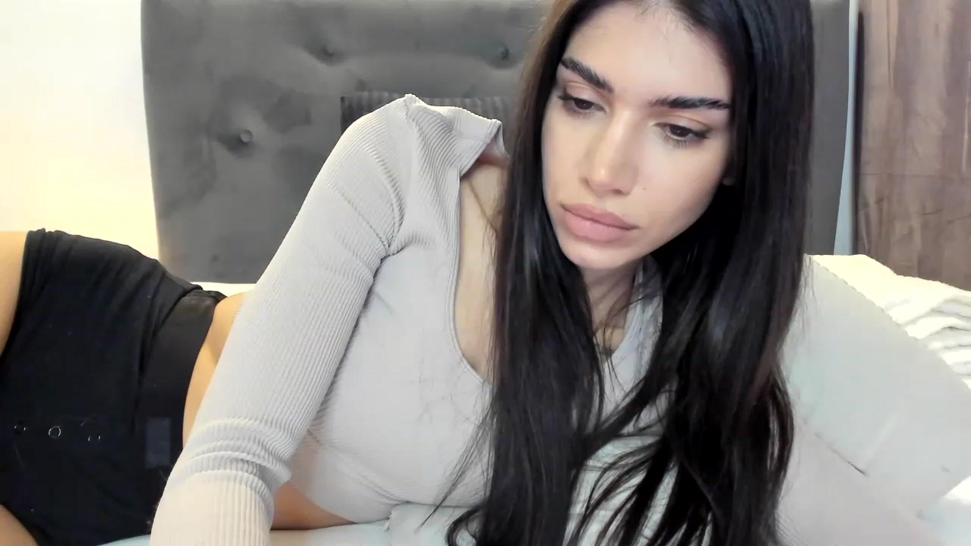 Gallery image thumbnail from Bee_Bee's myfreecams stream on, 01/02/2023, 21:37 image 14 of 20