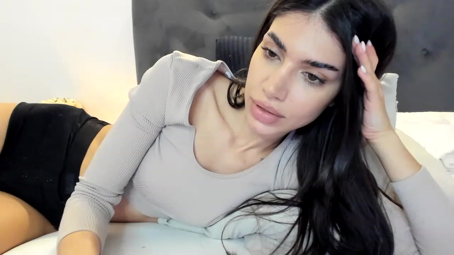Gallery image thumbnail from Bee_Bee's myfreecams stream on, 01/02/2023, 23:39 image 3 of 20