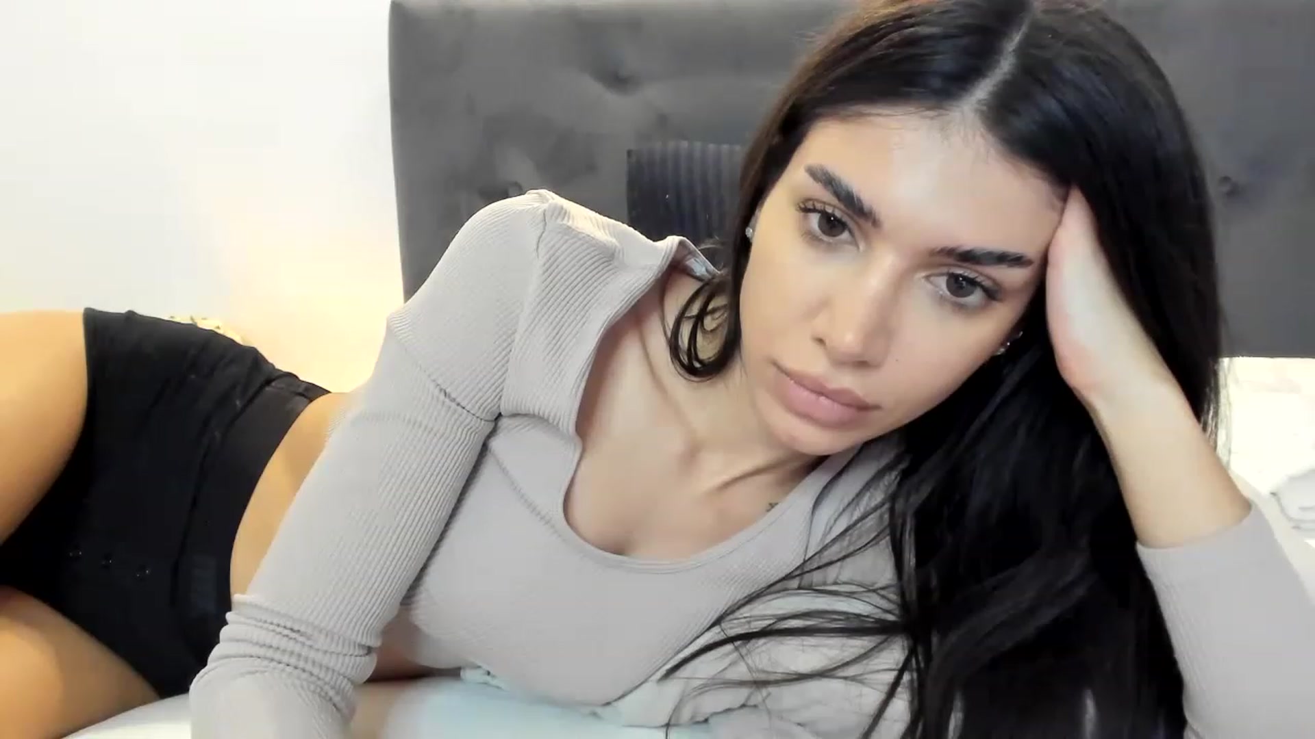 Gallery image thumbnail from Bee_Bee's myfreecams stream on, 01/02/2023, 23:39 image 4 of 20