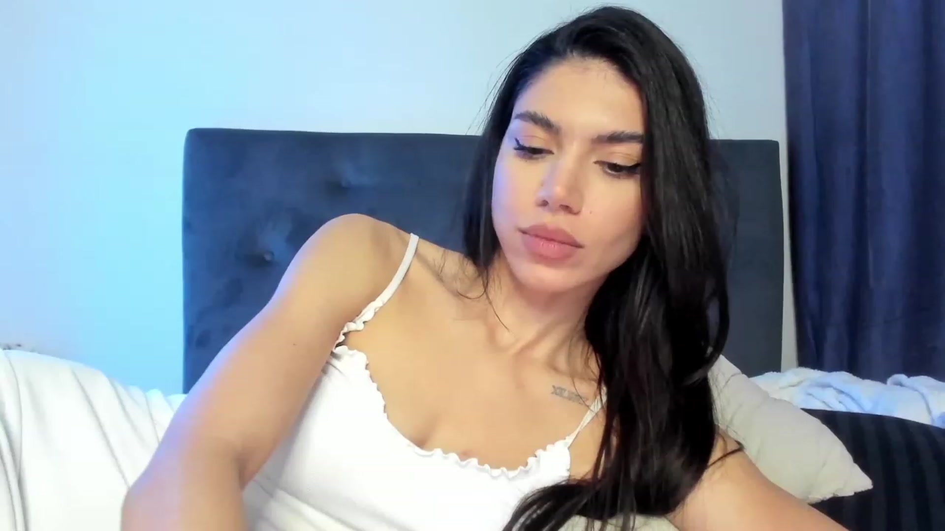 Gallery image thumbnail from Bee_Bee's myfreecams stream on, 01/14/2023, 24:03 image 11 of 20