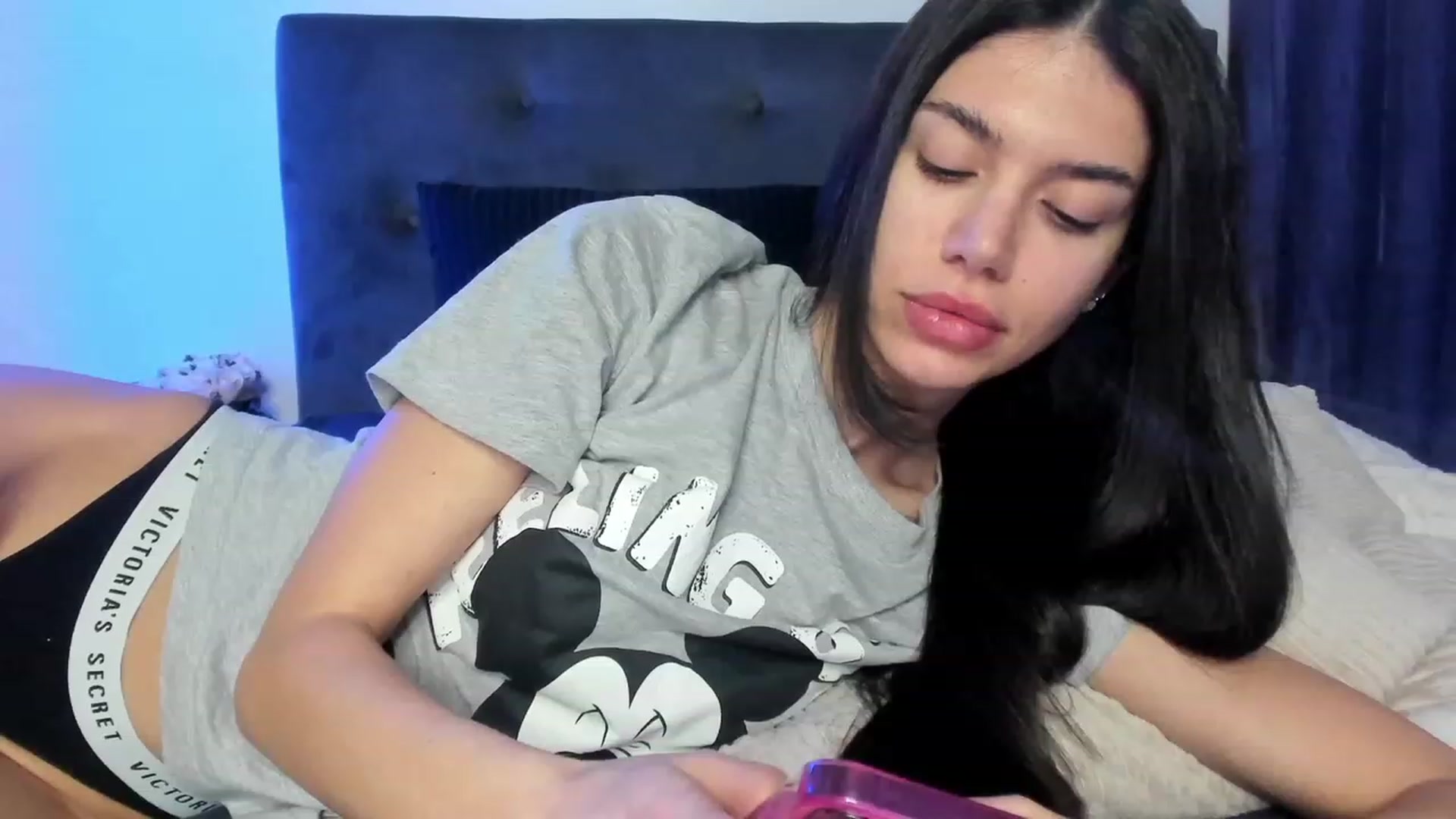 Gallery image thumbnail from Bee_Bee's myfreecams stream on, 01/17/2023, 22:13 image 4 of 20