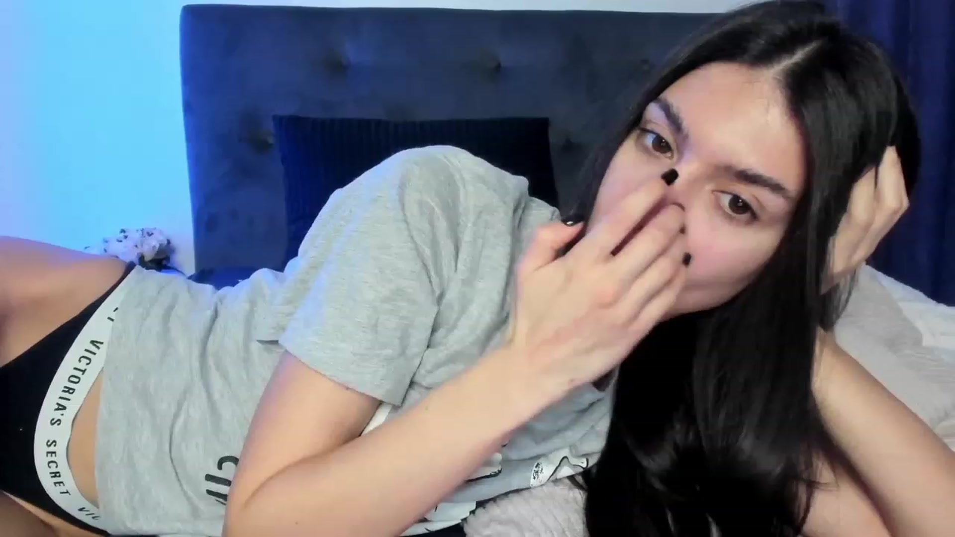 Gallery image thumbnail from Bee_Bee's myfreecams stream on, 01/17/2023, 22:13 image 7 of 20