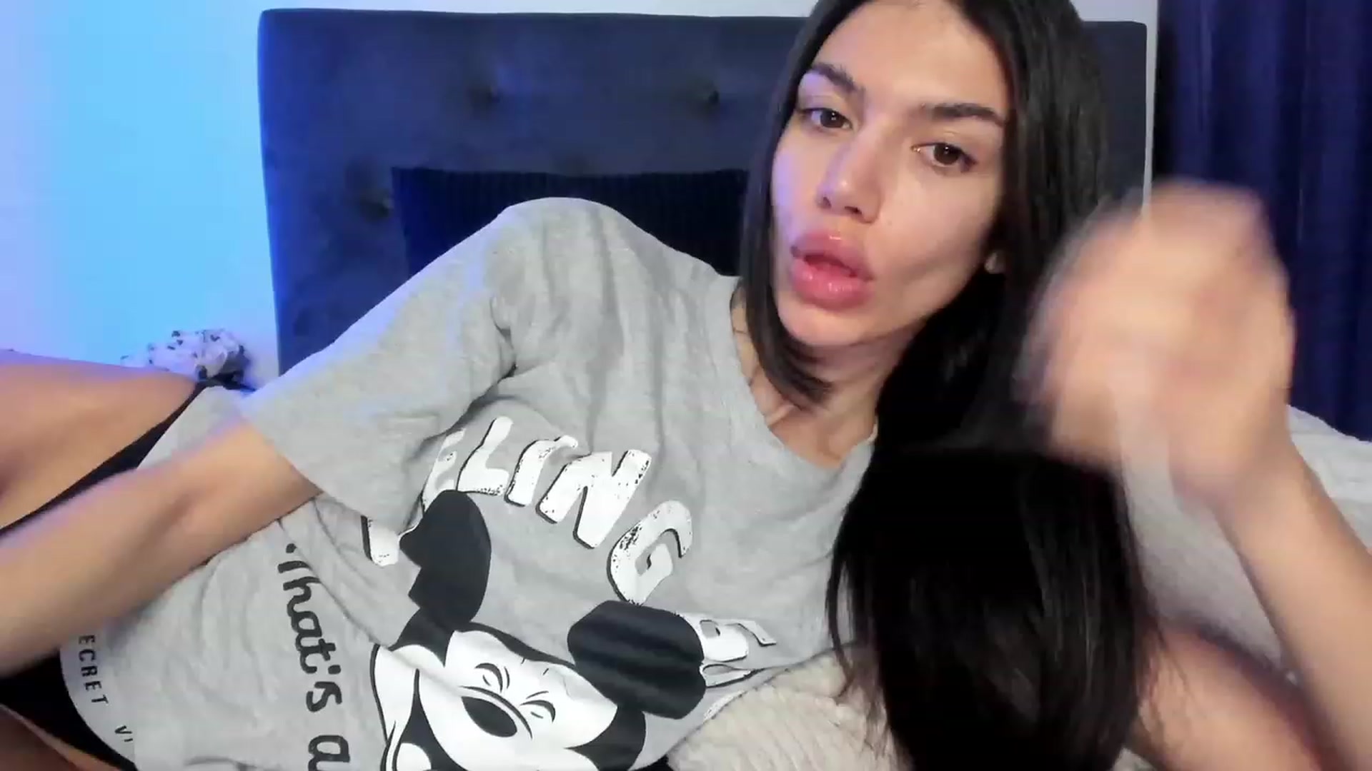 Gallery image thumbnail from Bee_Bee's myfreecams stream on, 01/17/2023, 22:13 image 11 of 20
