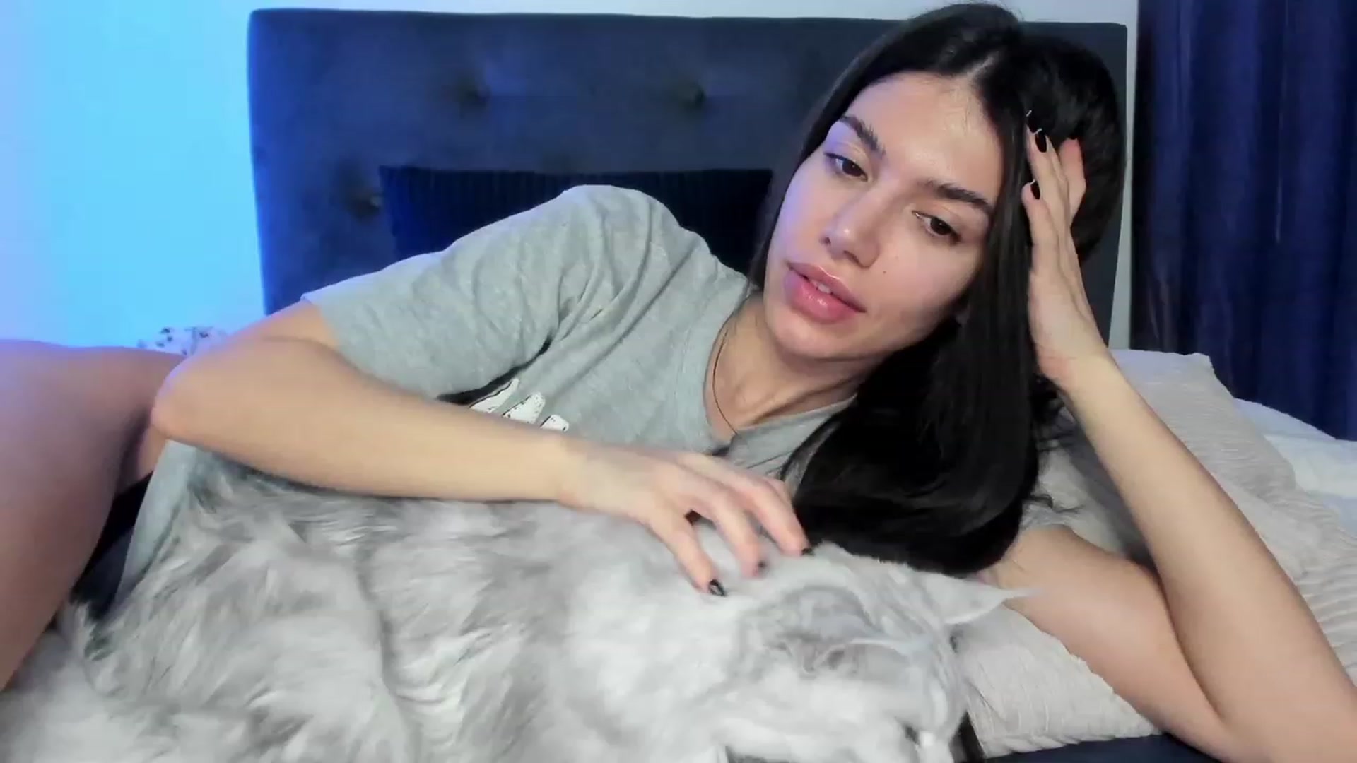 Gallery image thumbnail from Bee_Bee's myfreecams stream on, 01/17/2023, 22:13 image 16 of 20