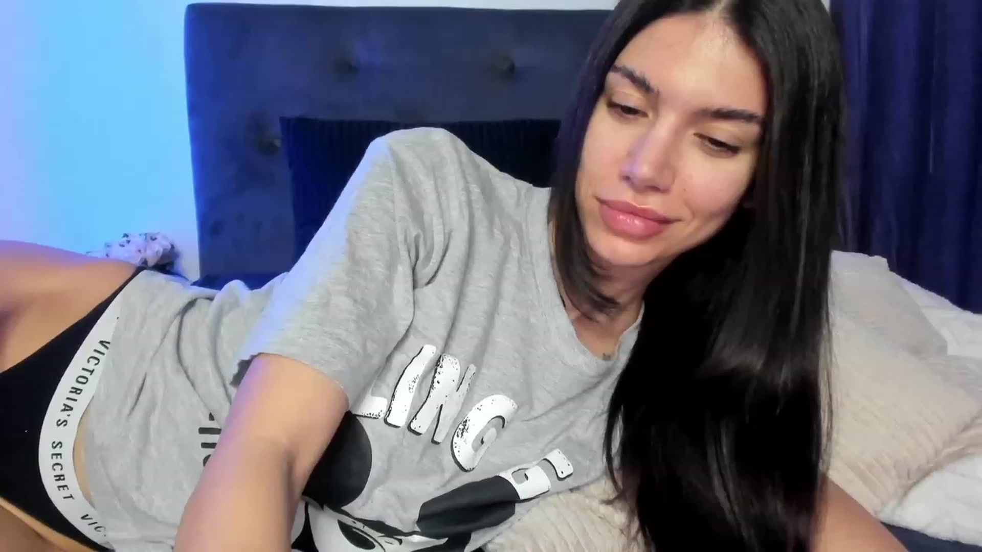 Gallery image thumbnail from Bee_Bee's myfreecams stream on, 01/17/2023, 22:13 image 12 of 20