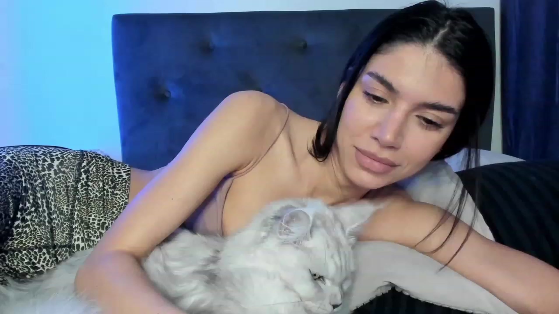 Gallery image thumbnail from Bee_Bee's myfreecams stream on, 01/21/2023, 22:35 image 5 of 20