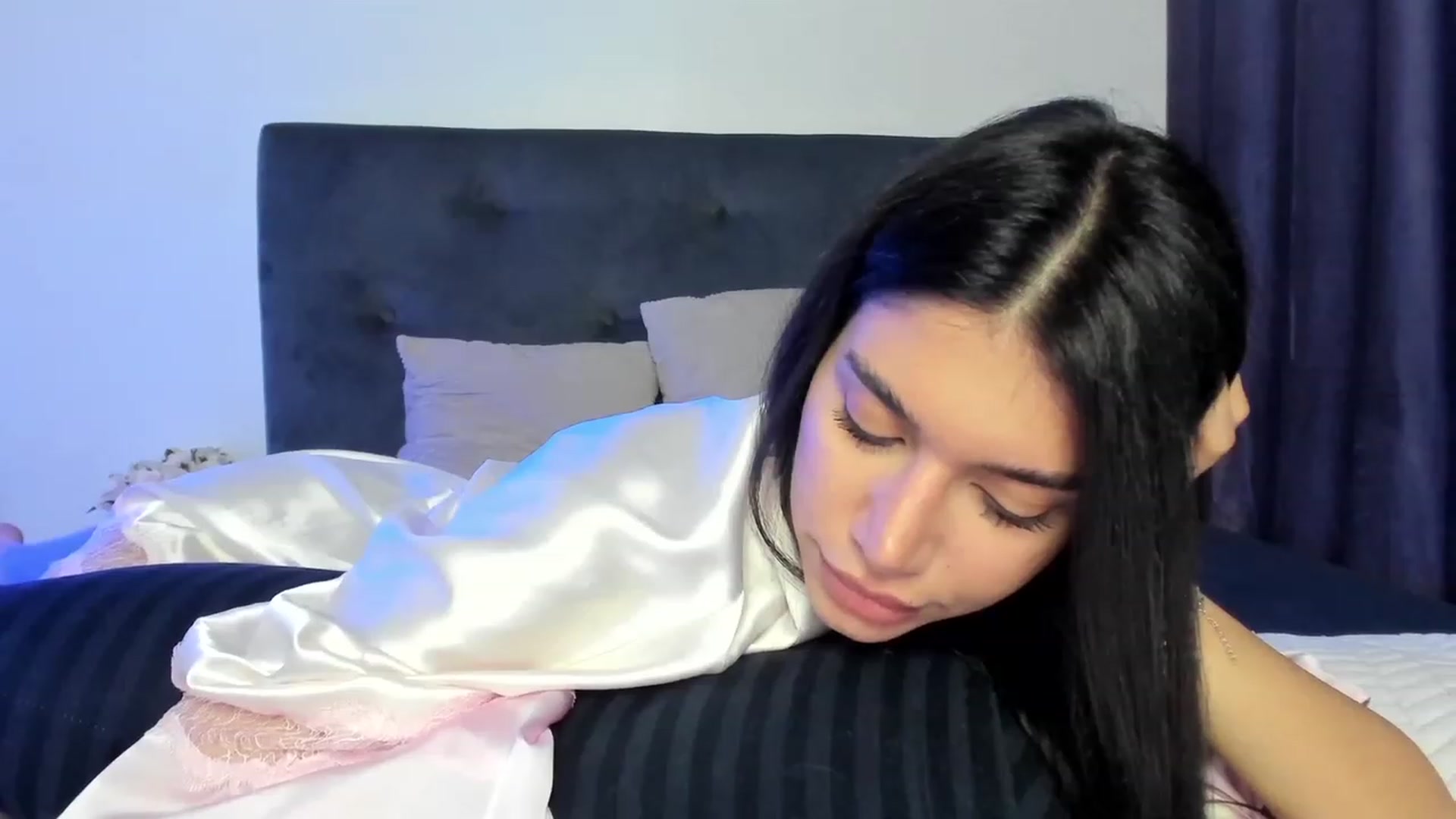 Gallery image thumbnail from Bee_Bee's myfreecams stream on, 01/27/2023, 22:50 image 16 of 20