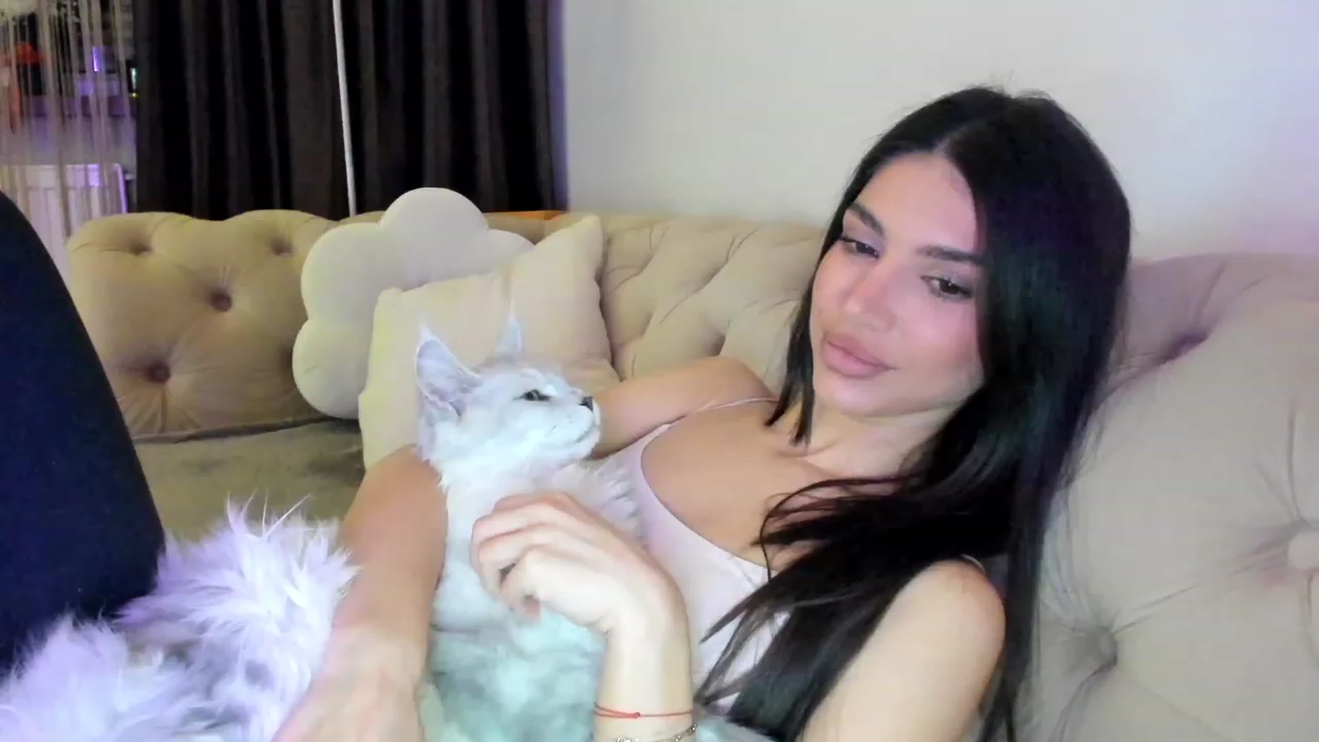Gallery image thumbnail from Bee_Bee's myfreecams stream on, 01/28/2023, 20:57 image 12 of 20