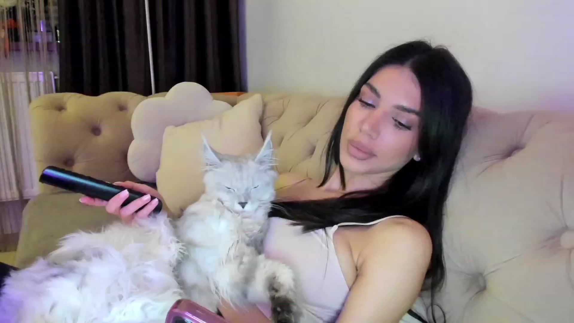 Gallery image thumbnail from Bee_Bee's myfreecams stream on, 01/28/2023, 20:57 image 11 of 20