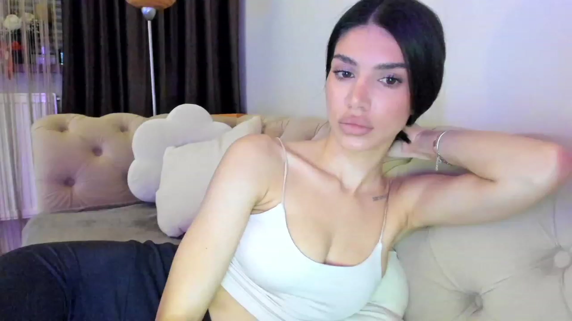 Gallery image thumbnail from Bee_Bee's myfreecams stream on, 01/28/2023, 20:57 image 18 of 20