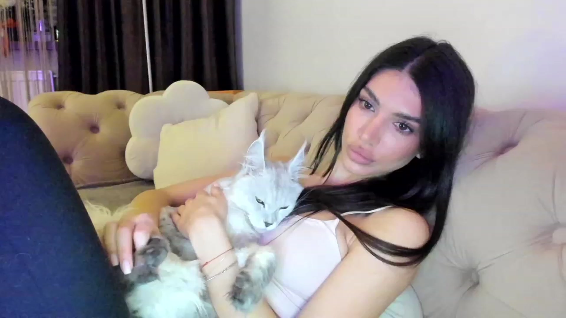 Gallery image thumbnail from Bee_Bee's myfreecams stream on, 01/28/2023, 20:57 image 9 of 20