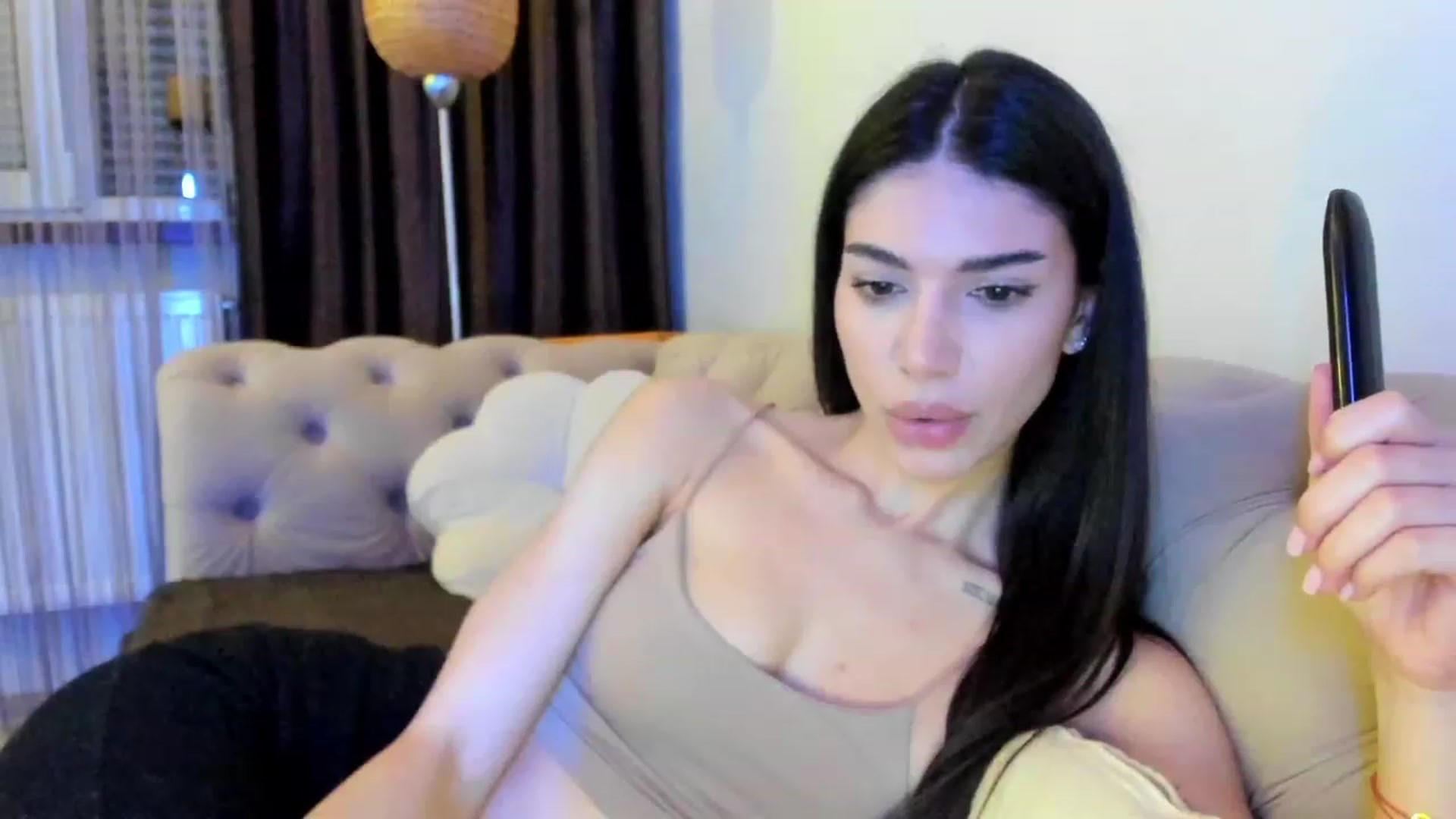 Gallery image thumbnail from Bee_Bee's myfreecams stream on, 01/30/2023, 22:36 image 17 of 20