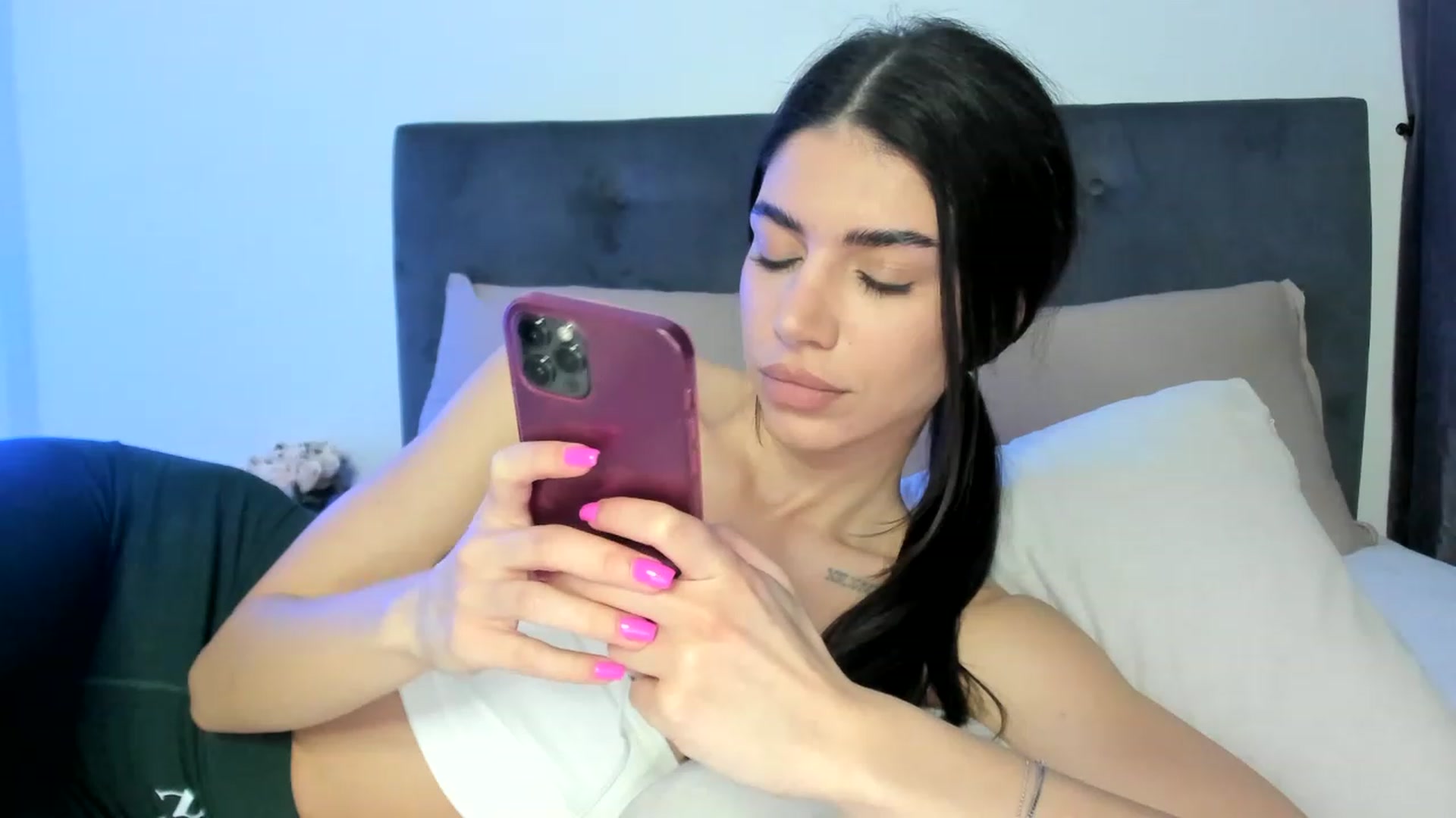 Gallery image thumbnail from Bee_Bee's myfreecams stream on, 02/07/2023, 21:15 image 20 of 20