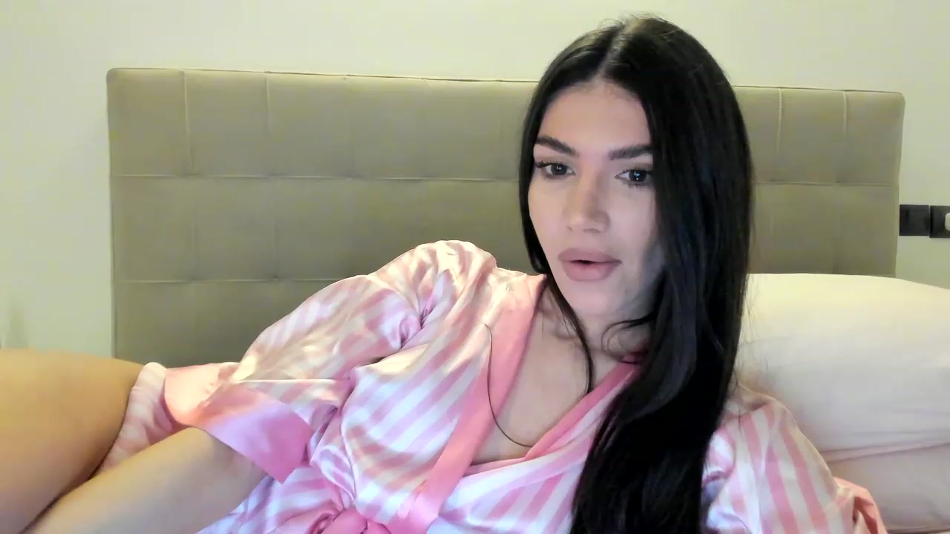 Gallery image thumbnail from Bee_Bee's myfreecams stream on, 02/09/2023, 22:14 image 2 of 20
