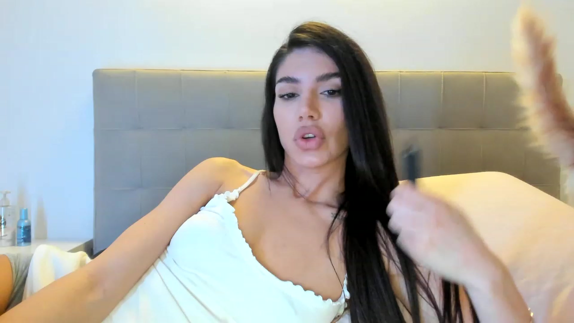 Gallery image thumbnail from Bee_Bee's myfreecams stream on, 02/09/2023, 23:07 image 9 of 20