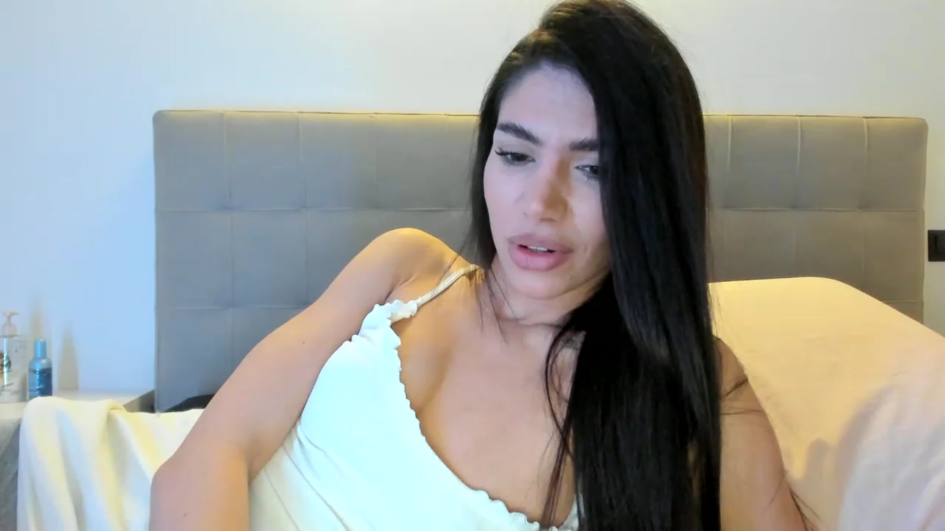 Gallery image thumbnail from Bee_Bee's myfreecams stream on, 02/09/2023, 23:07 image 7 of 20