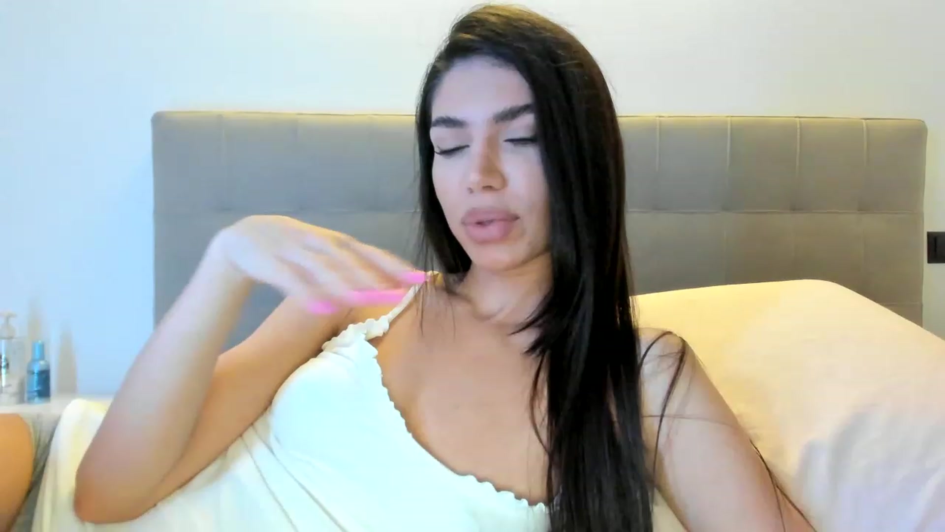 Gallery image thumbnail from Bee_Bee's myfreecams stream on, 02/09/2023, 23:07 image 8 of 20