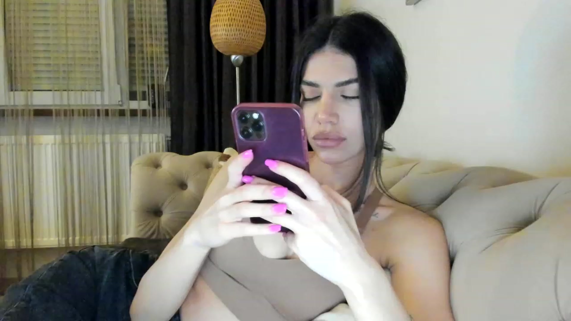 Gallery image thumbnail from Bee_Bee's myfreecams stream on, 02/18/2023, 22:19 image 1 of 20