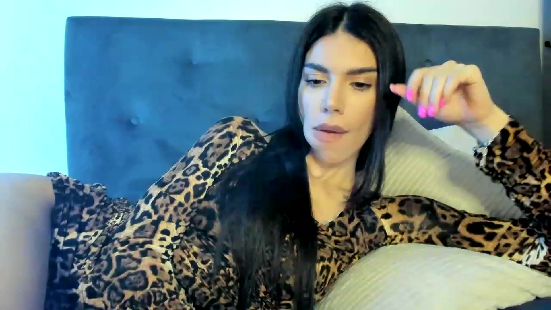 Gallery image thumbnail from Bee_Bee's myfreecams stream on, 02/20/2023, 21:59 image 14 of 20