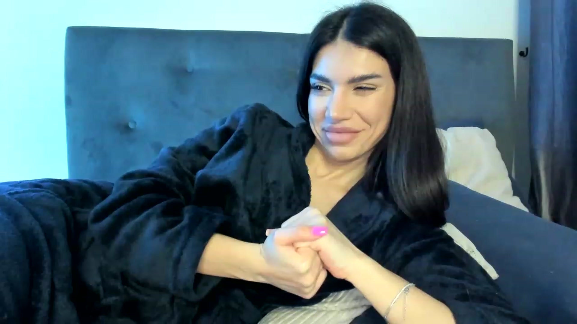 Gallery image thumbnail from Bee_Bee's myfreecams stream on, 02/21/2023, 24:20 image 17 of 20