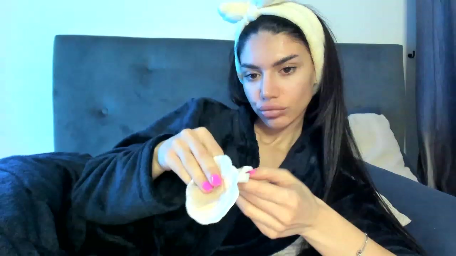 Gallery image thumbnail from Bee_Bee's myfreecams stream on, 02/21/2023, 24:20 image 19 of 20