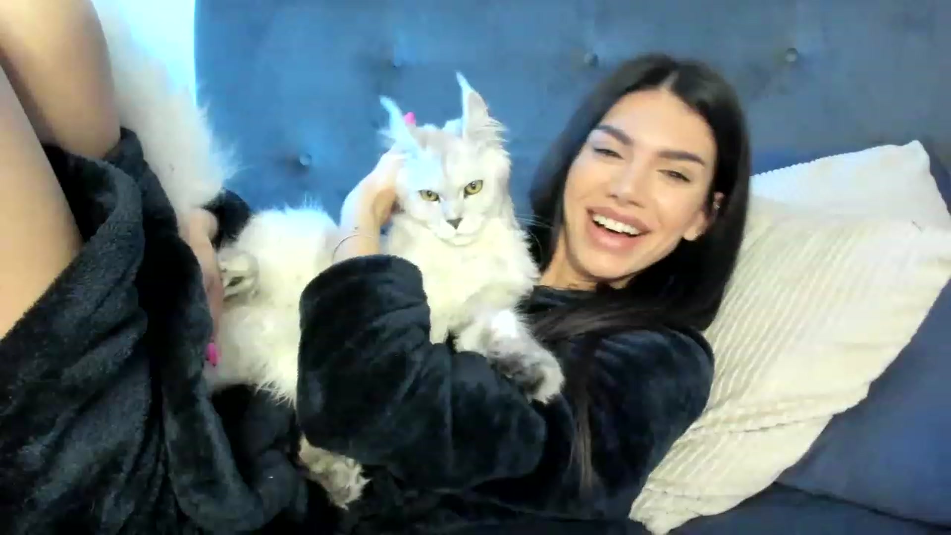 Gallery image thumbnail from Bee_Bee's myfreecams stream on, 02/21/2023, 24:20 image 6 of 20