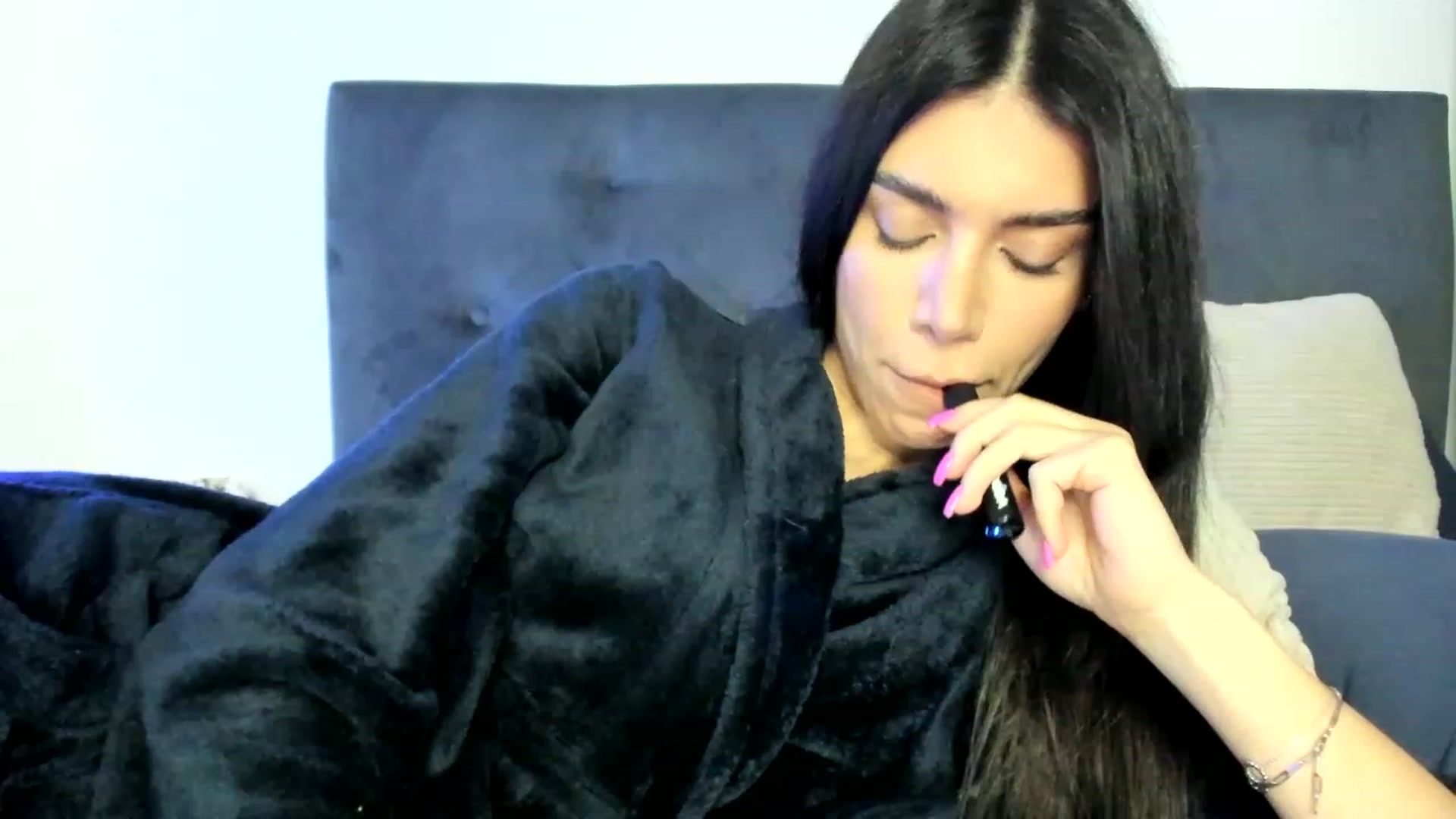 Gallery image thumbnail from Bee_Bee's myfreecams stream on, 02/22/2023, 17:45 image 18 of 20