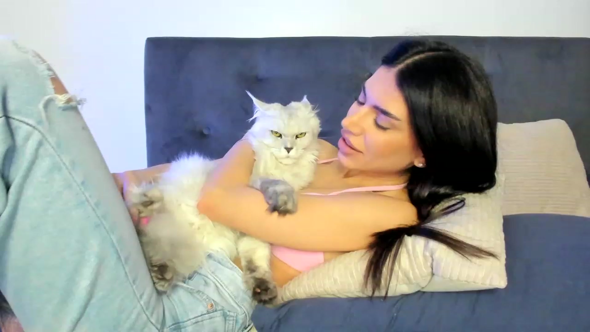 Gallery image thumbnail from Bee_Bee's myfreecams stream on, 02/22/2023, 17:45 image 9 of 20