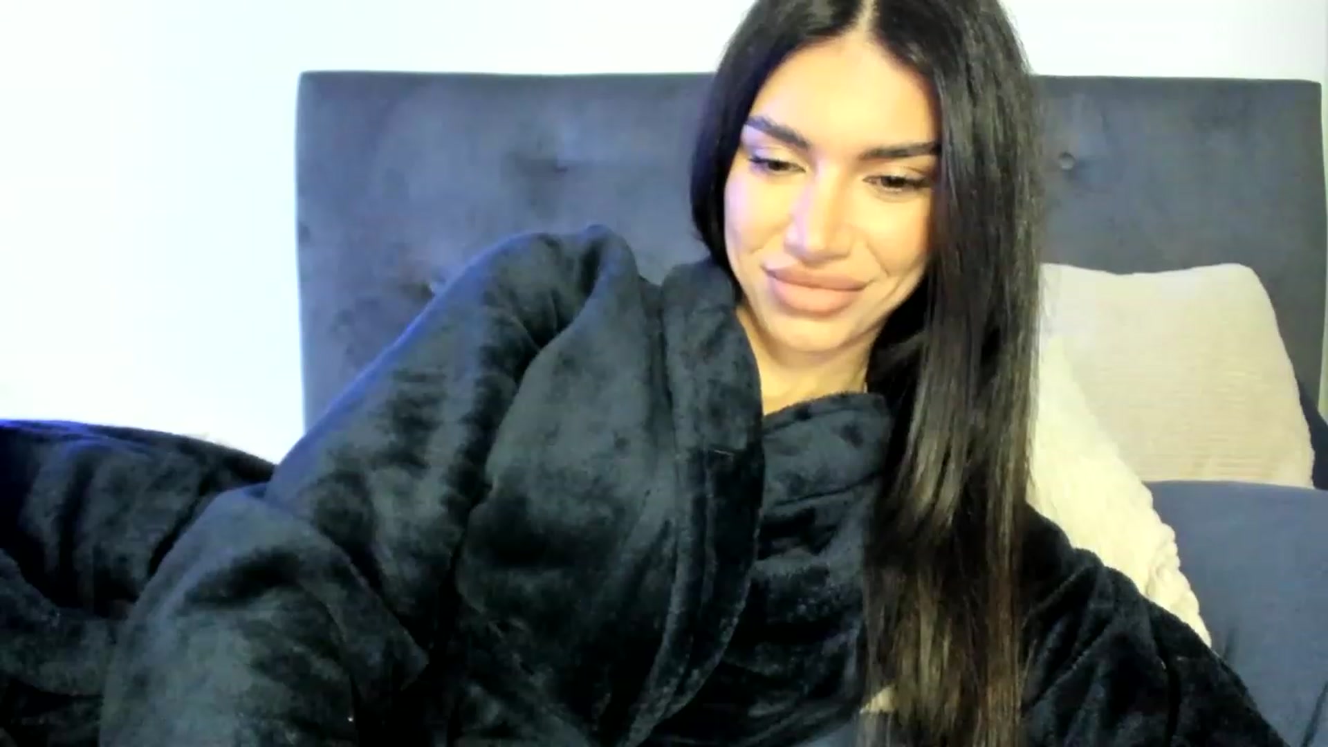 Gallery image thumbnail from Bee_Bee's myfreecams stream on, 02/22/2023, 17:45 image 17 of 20