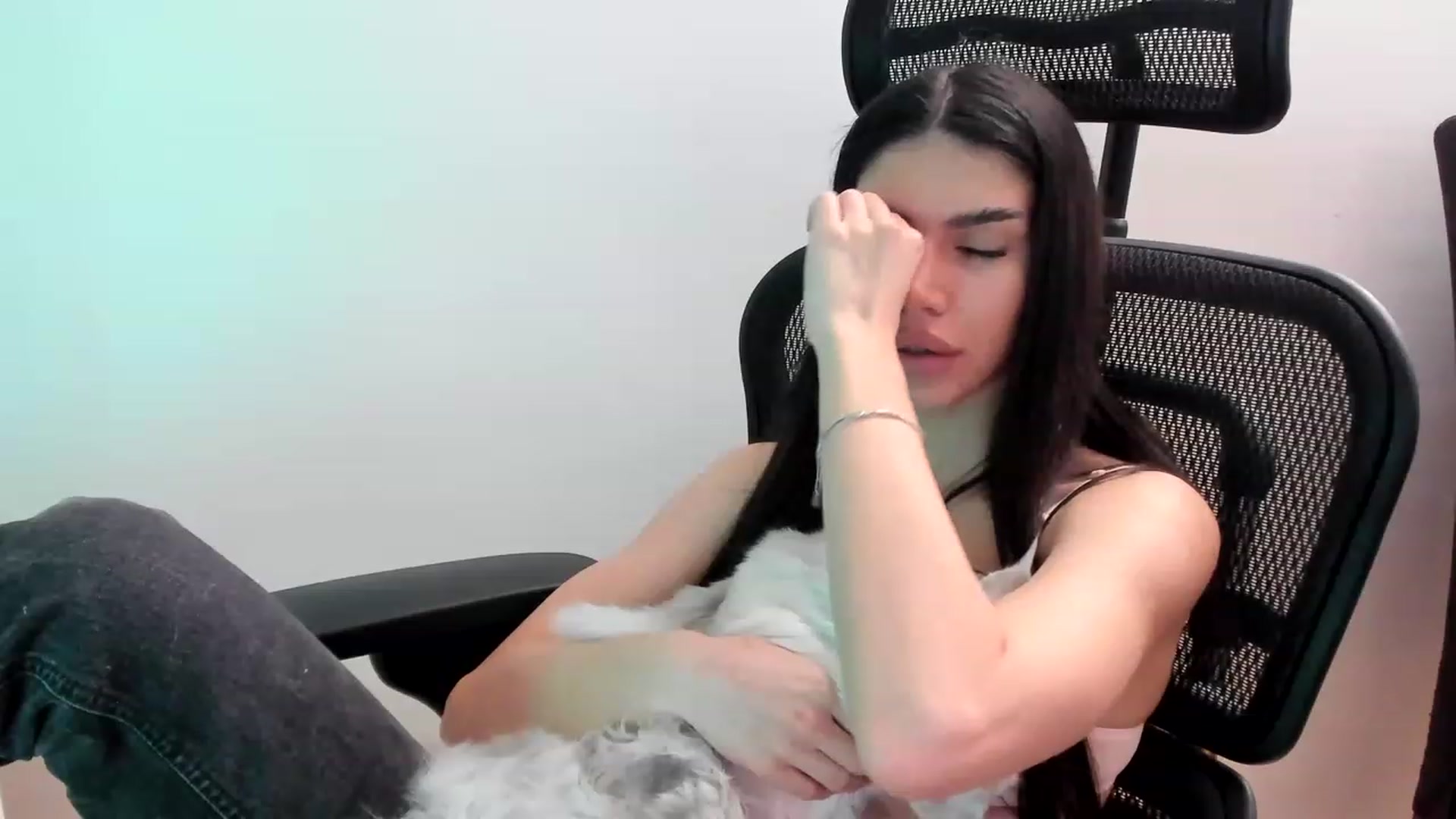 Gallery image thumbnail from Bee_Bee's myfreecams stream on, 02/23/2023, 23:42 image 18 of 20