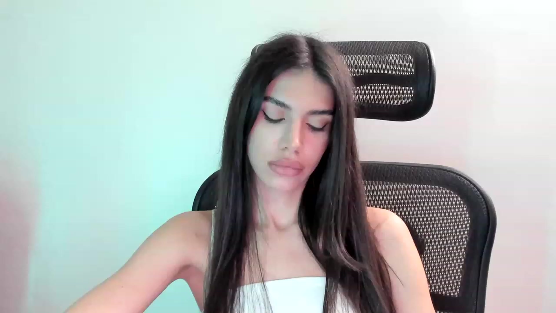 Gallery image thumbnail from Bee_Bee's myfreecams stream on, 02/24/2023, 23:28 image 14 of 20