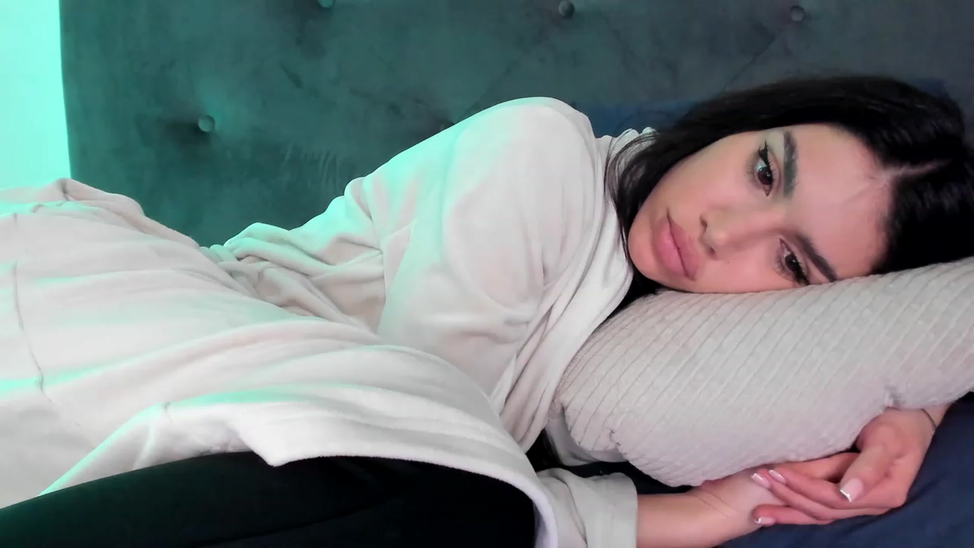 Gallery image thumbnail from Bee_Bee's myfreecams stream on, 02/26/2023, 24:00 image 10 of 20