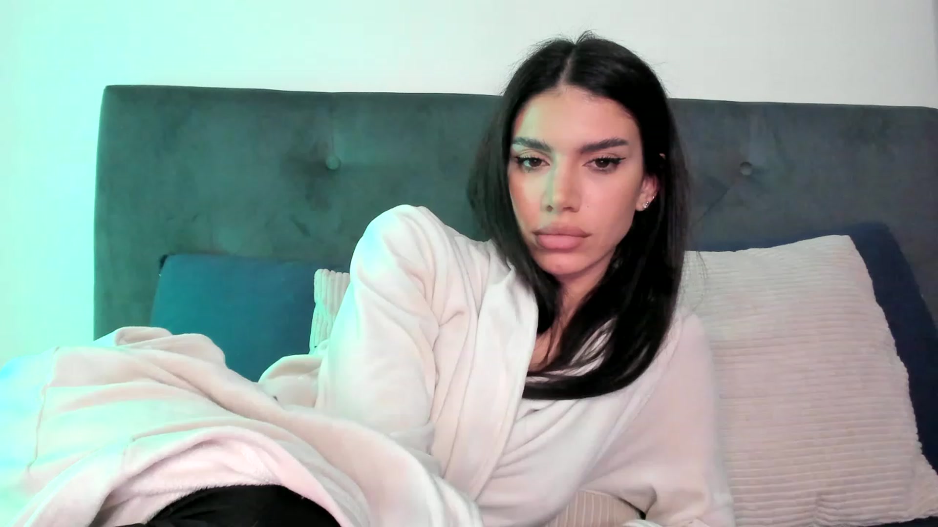 Gallery image thumbnail from Bee_Bee's myfreecams stream on, 02/26/2023, 24:00 image 3 of 20