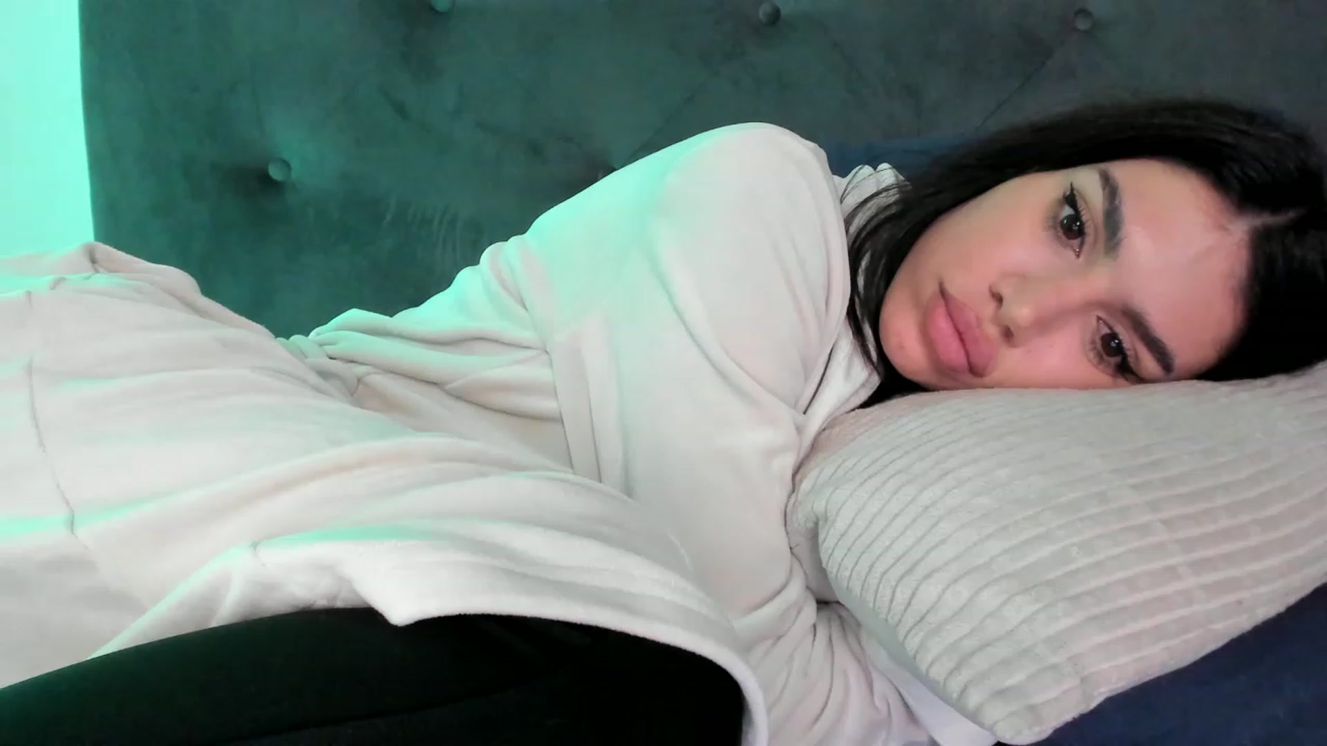 Gallery image thumbnail from Bee_Bee's myfreecams stream on, 02/26/2023, 24:00 image 7 of 20