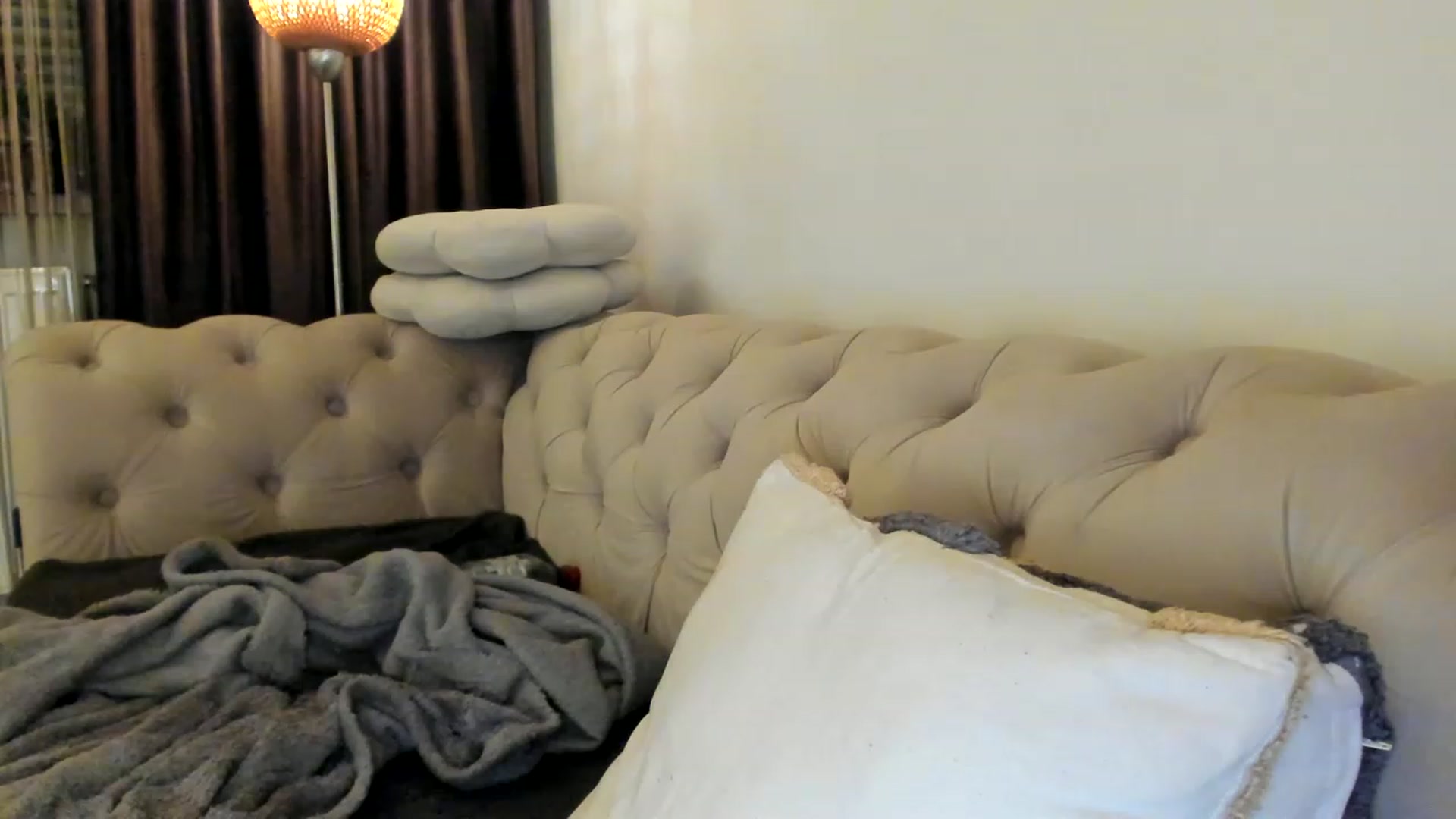 Gallery image thumbnail from Bee_Bee's myfreecams stream on, 03/10/2023, 20:39 image 18 of 20