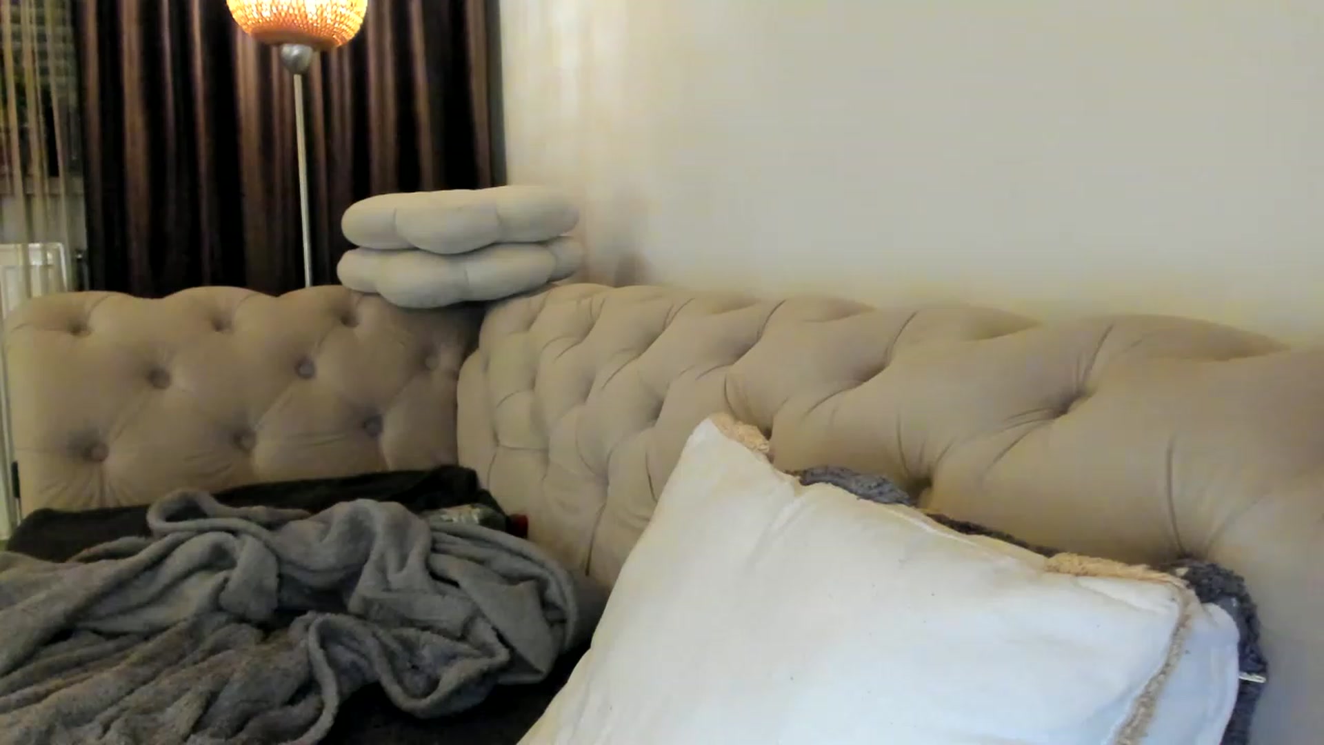 Gallery image thumbnail from Bee_Bee's myfreecams stream on, 03/10/2023, 20:39 image 17 of 20