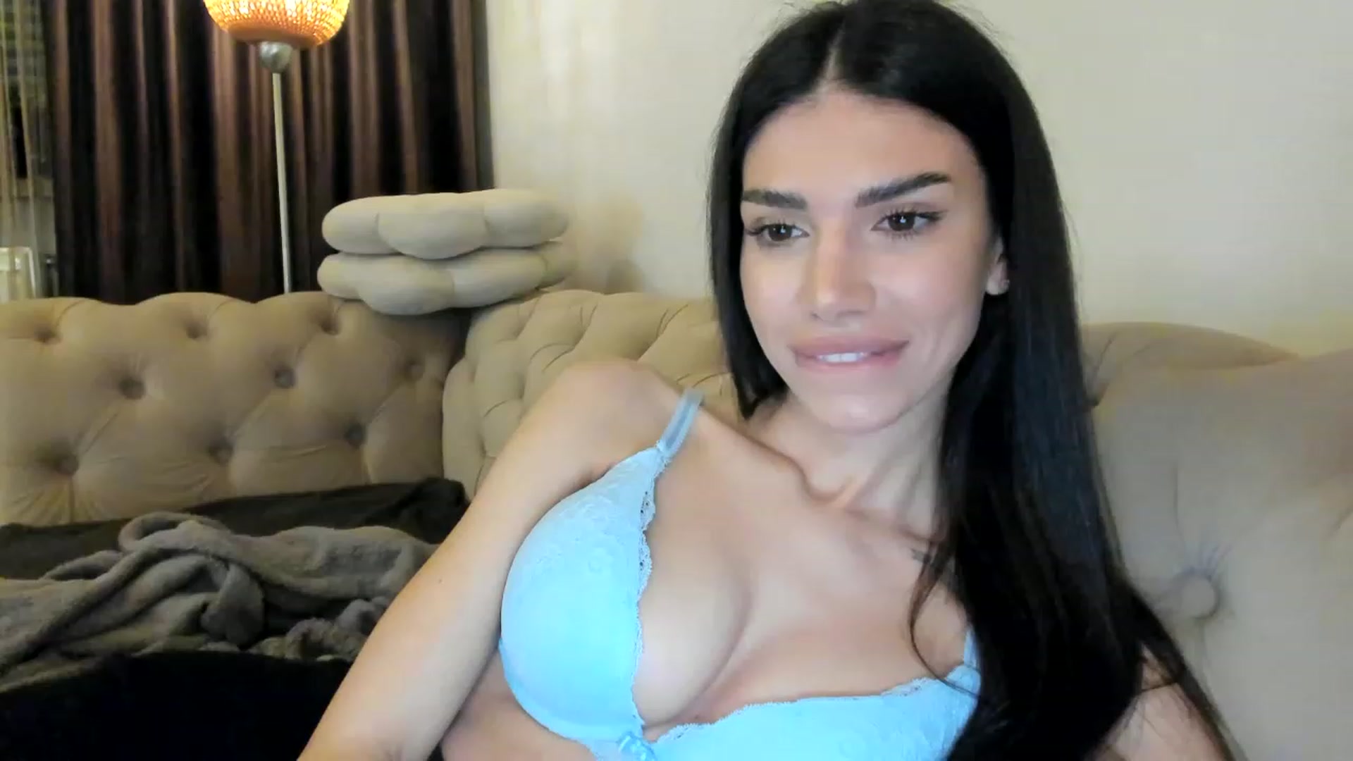 Gallery image thumbnail from Bee_Bee's myfreecams stream on, 03/10/2023, 22:04 image 6 of 20