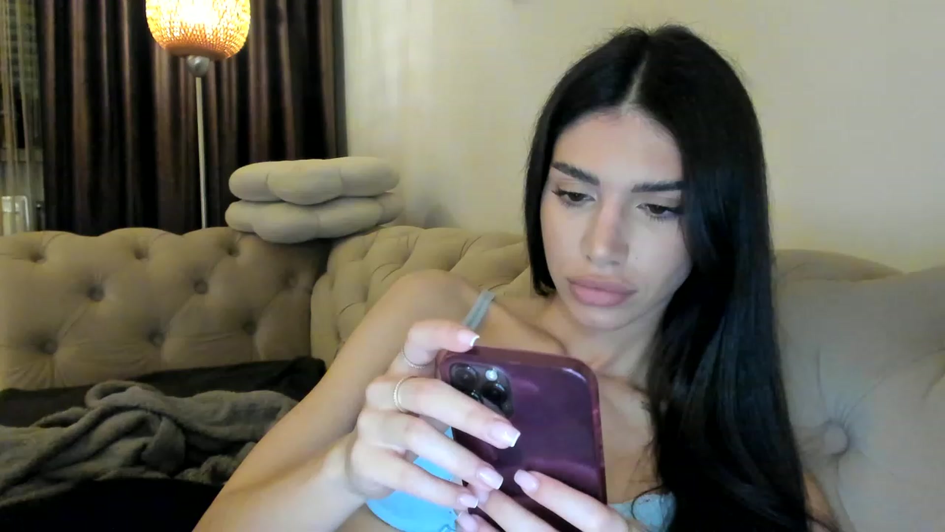 Gallery image thumbnail from Bee_Bee's myfreecams stream on, 03/10/2023, 22:04 image 4 of 20