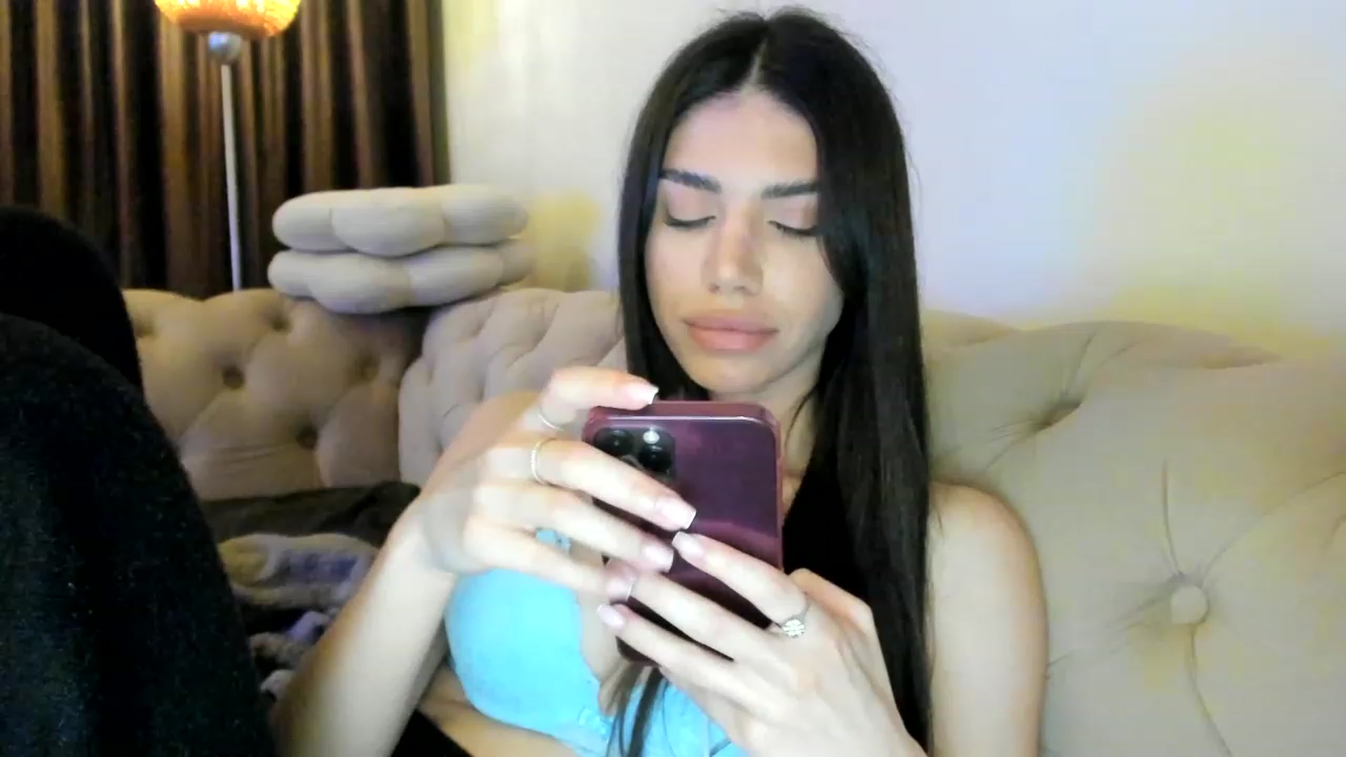 Gallery image thumbnail from Bee_Bee's myfreecams stream on, 03/10/2023, 22:04 image 14 of 20