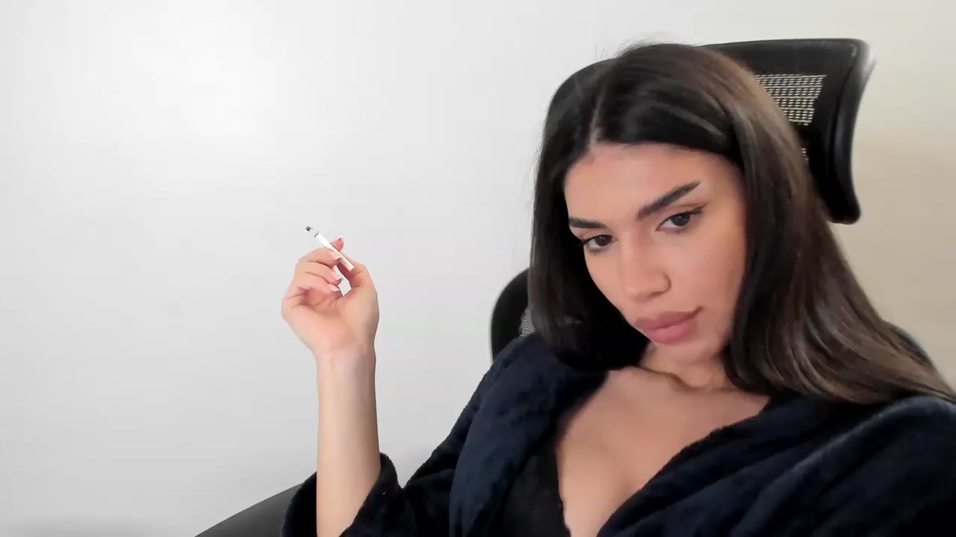 Gallery image thumbnail from Bee_Bee's myfreecams stream on, 03/13/2023, 20:25 image 12 of 20